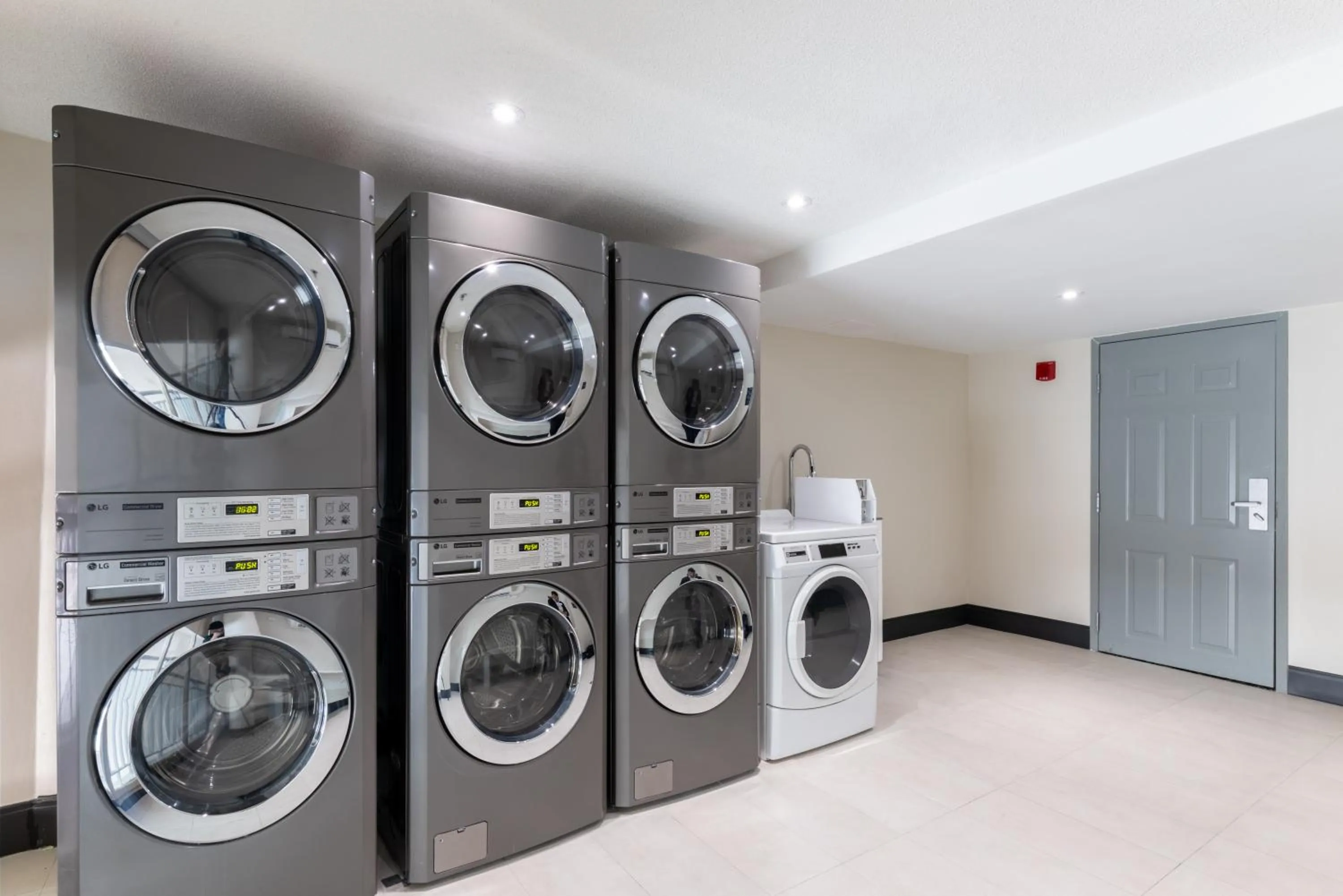 laundry in Holiday Inn Hotel & Suites London by IHG