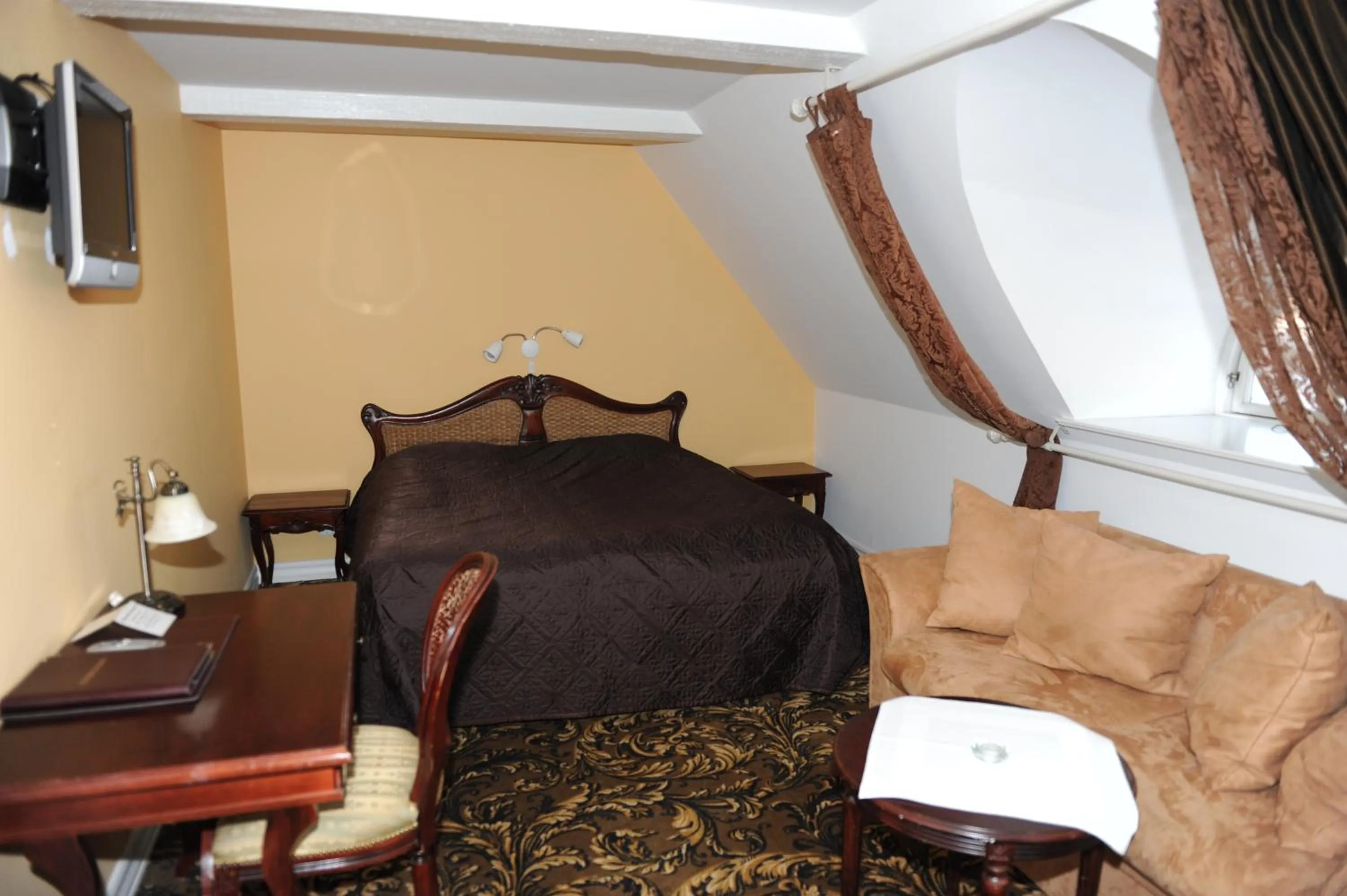 Photo of the whole room, Bed in Tyrstrup Kro