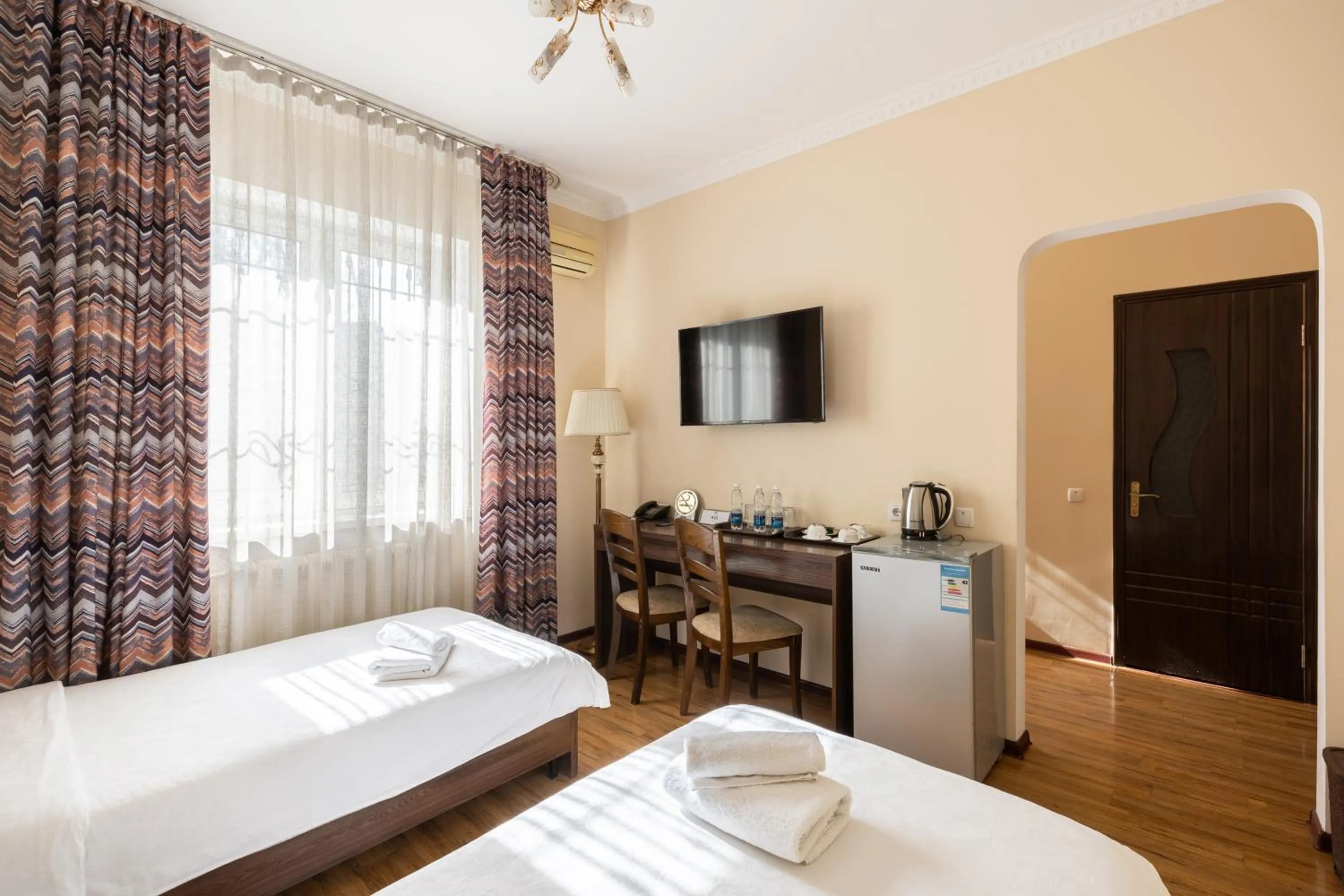 Photo of the whole room in Soluxe Hotel