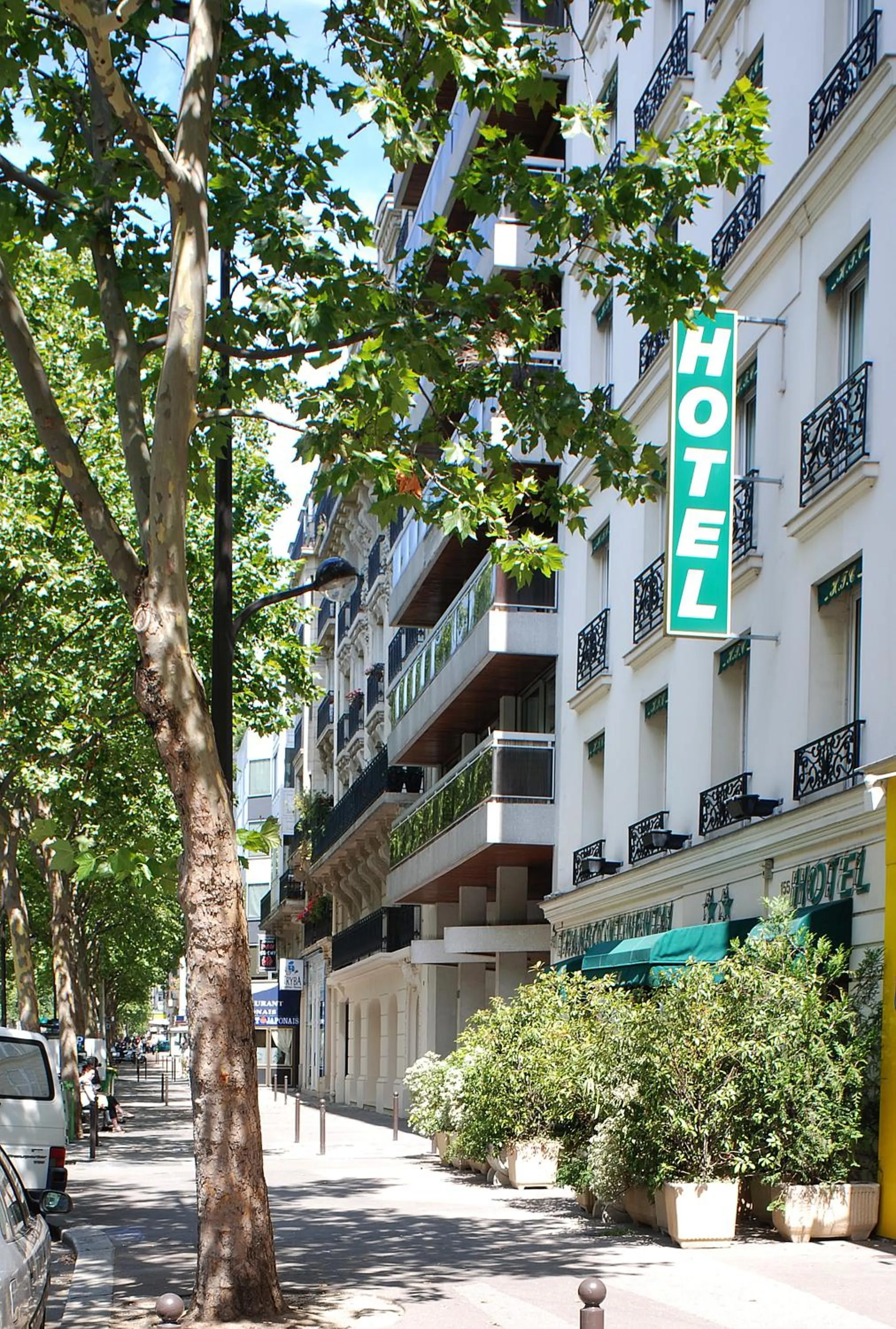 Facade/entrance in Hôtel Transcontinental