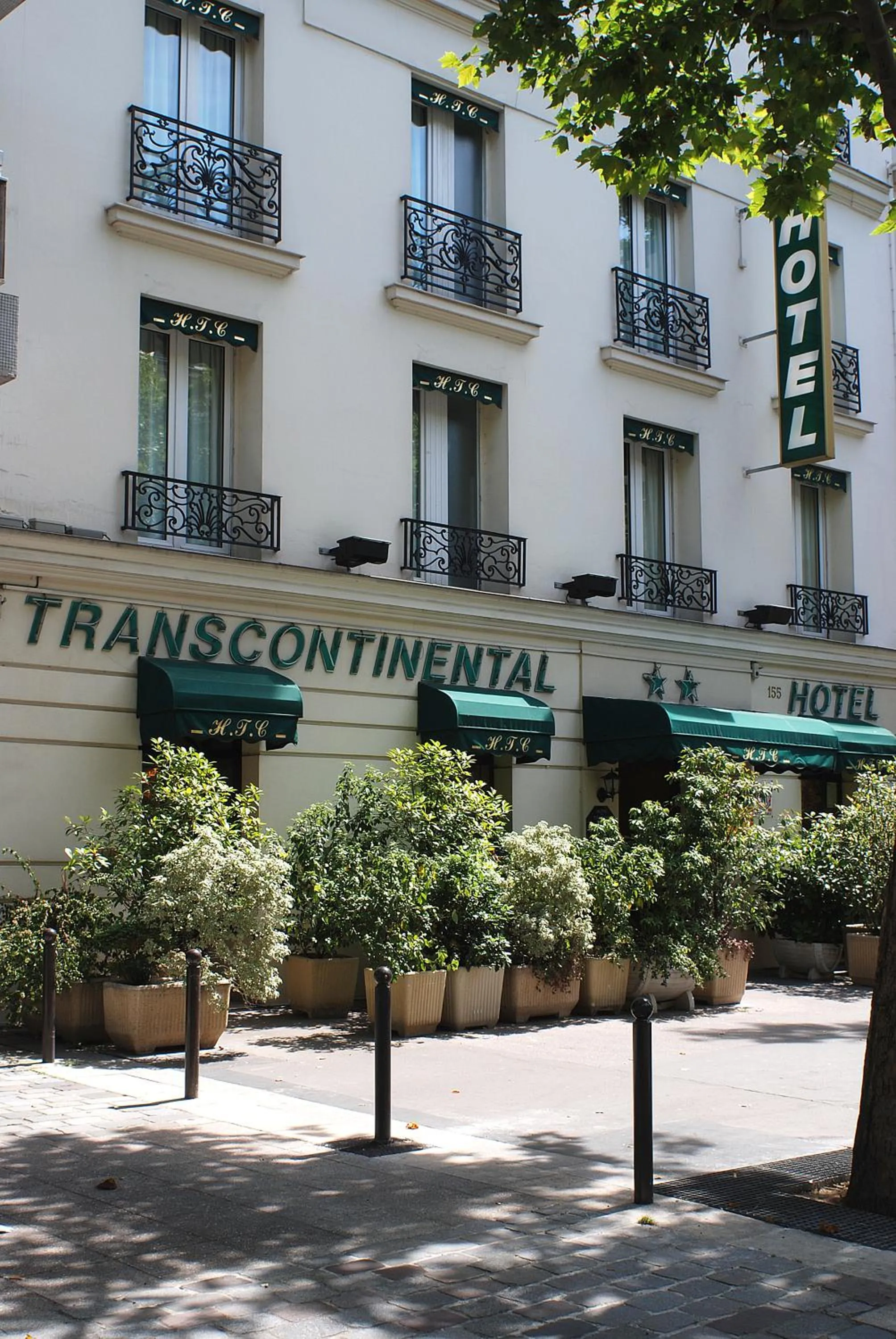 Facade/entrance in Hôtel Transcontinental