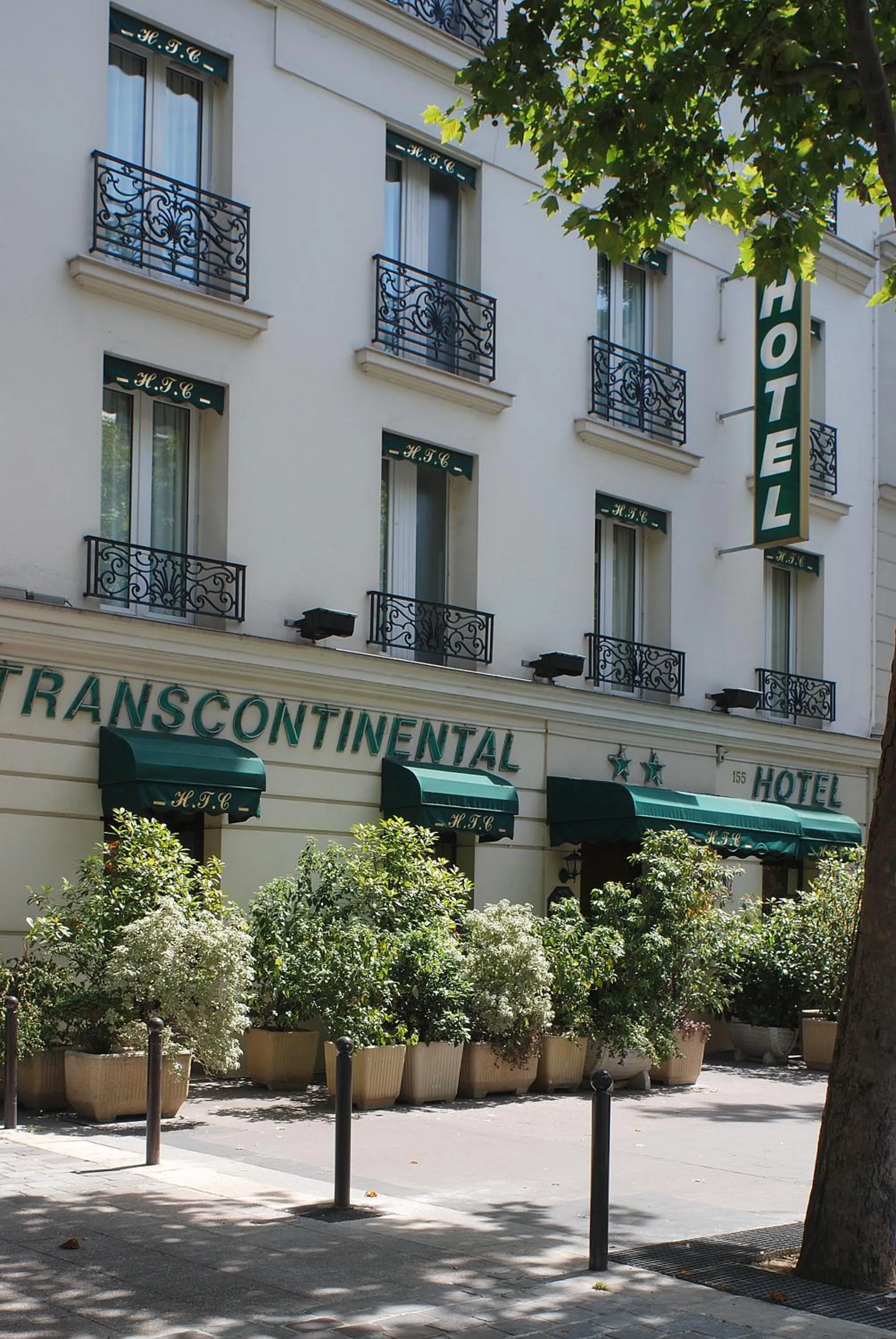 Facade/entrance in Hôtel Transcontinental