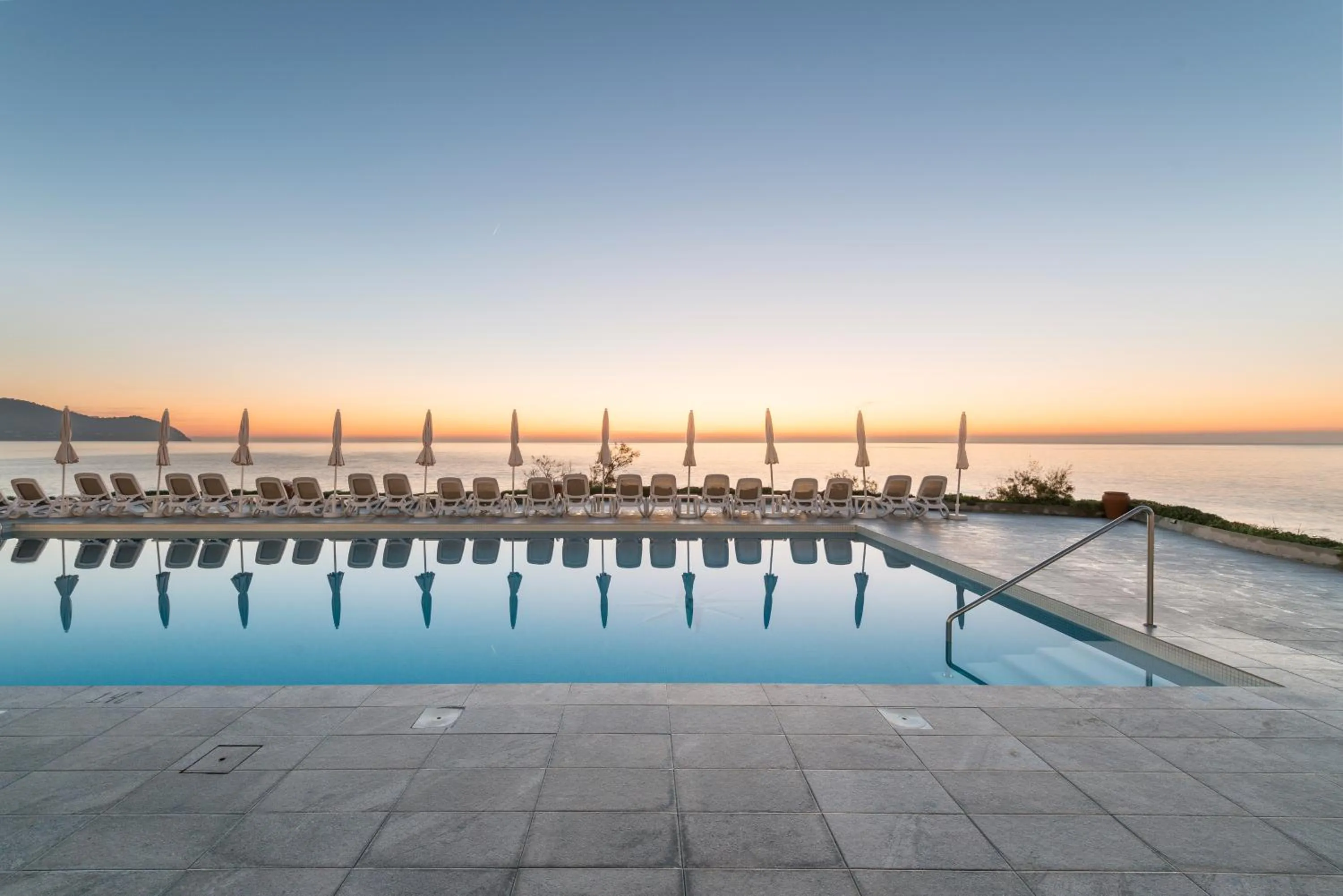 Swimming pool in Hotel Atolon & Kaafu Beach Club