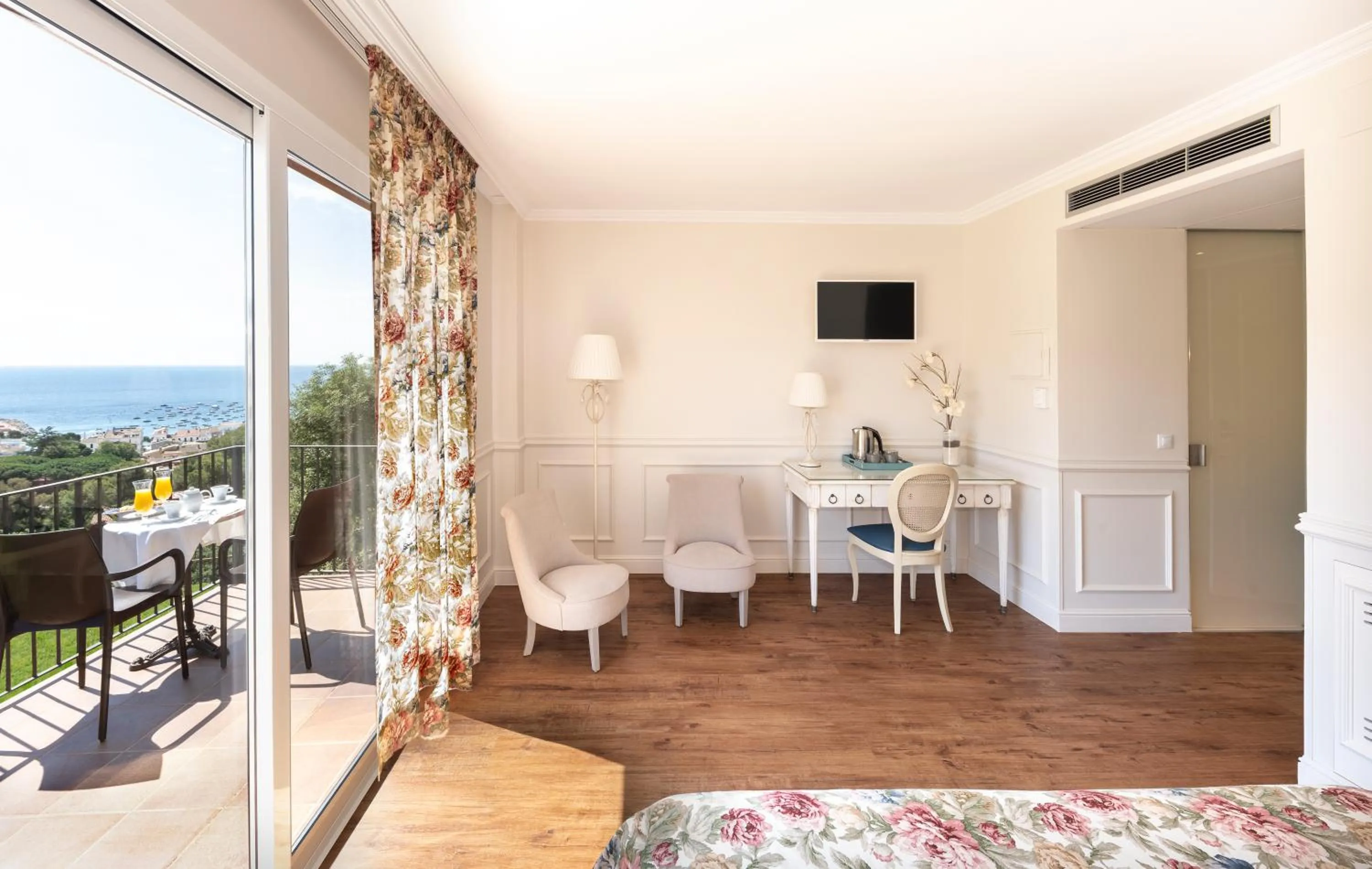 Decorative detail in Hotel BlauMar Llafranc