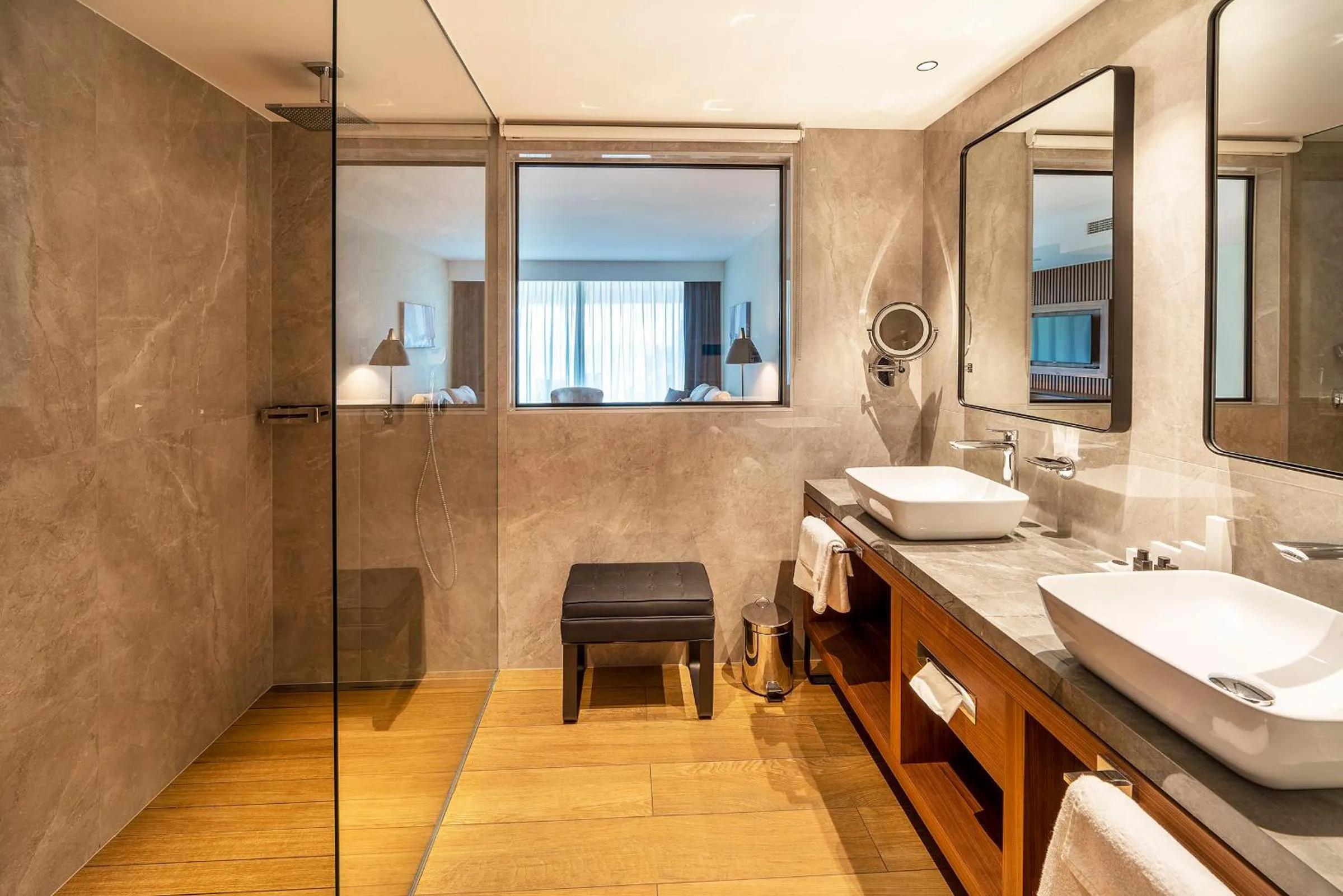 Shower in Luxury Hotel Riva