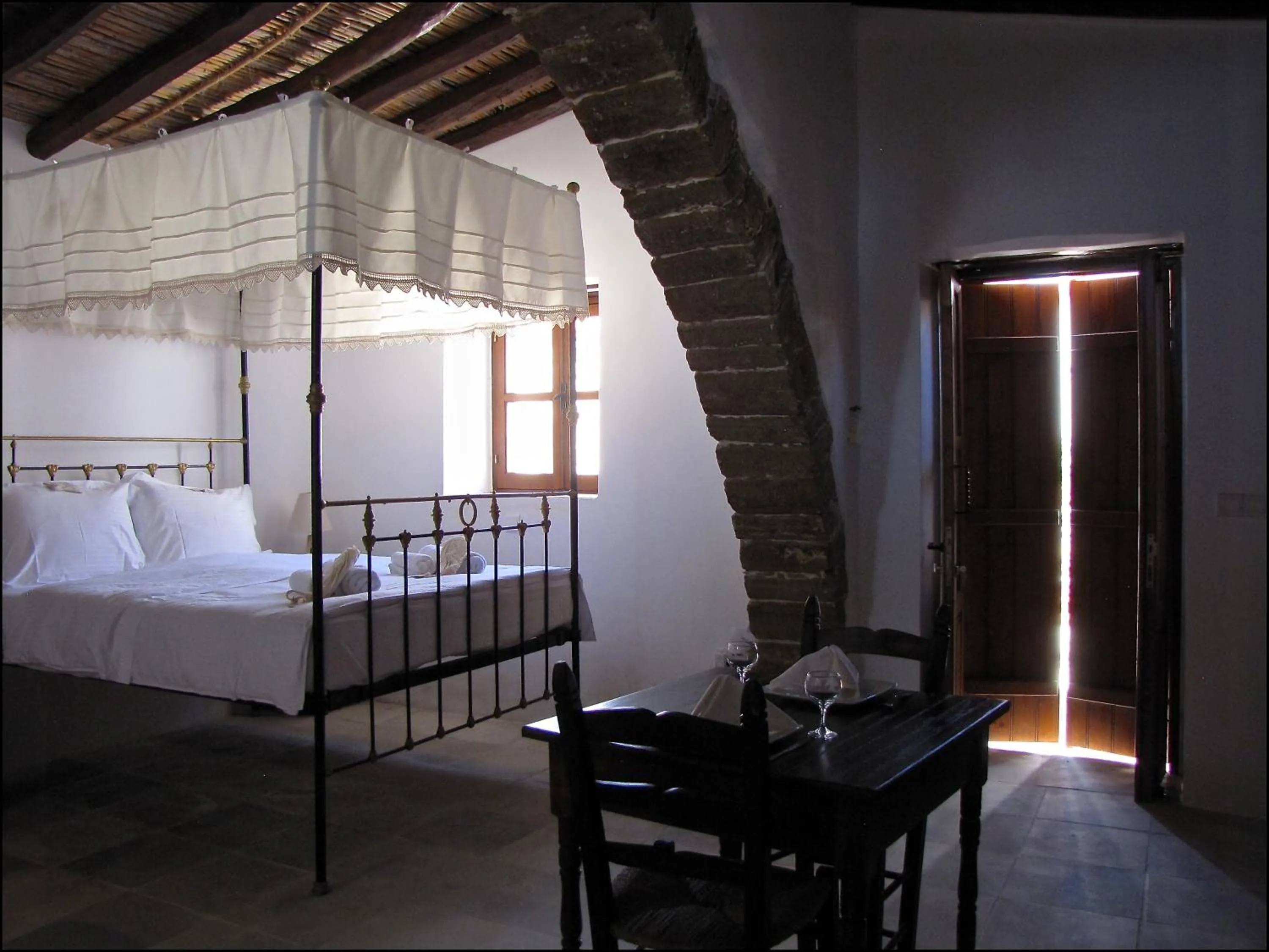 Bed in Saint Antonio Maroni