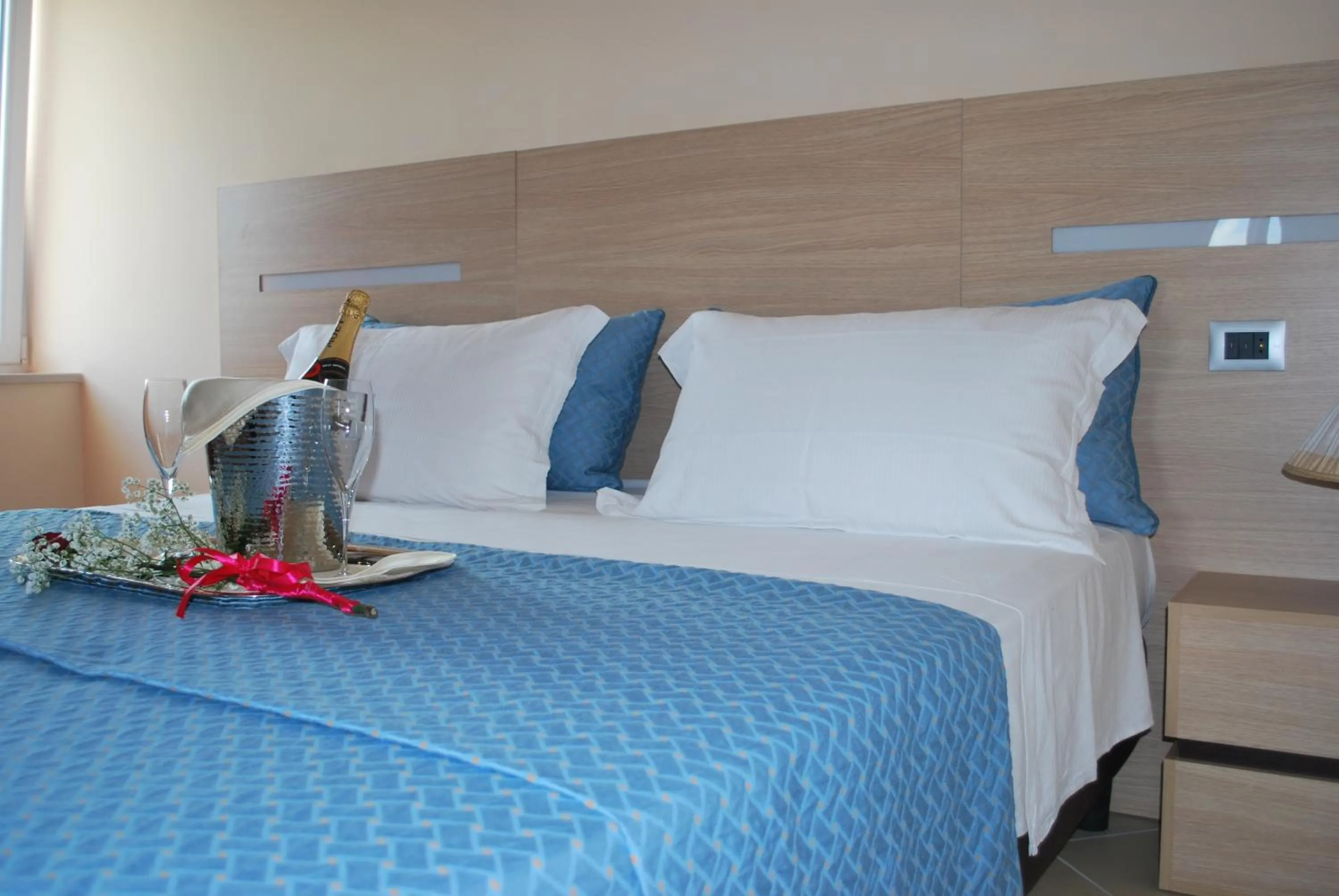 Bed in Hotel The Queen