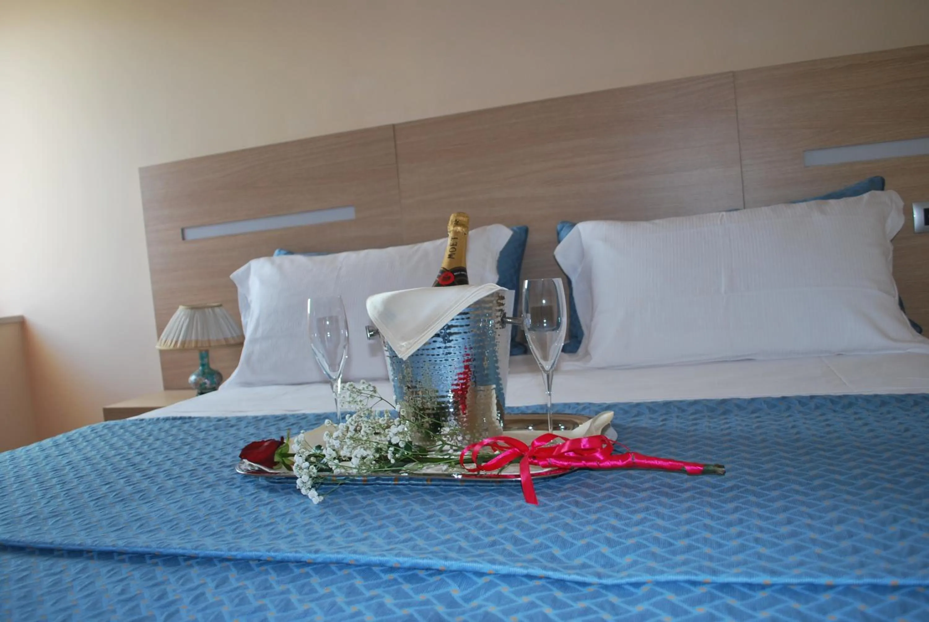 Bed in Hotel The Queen