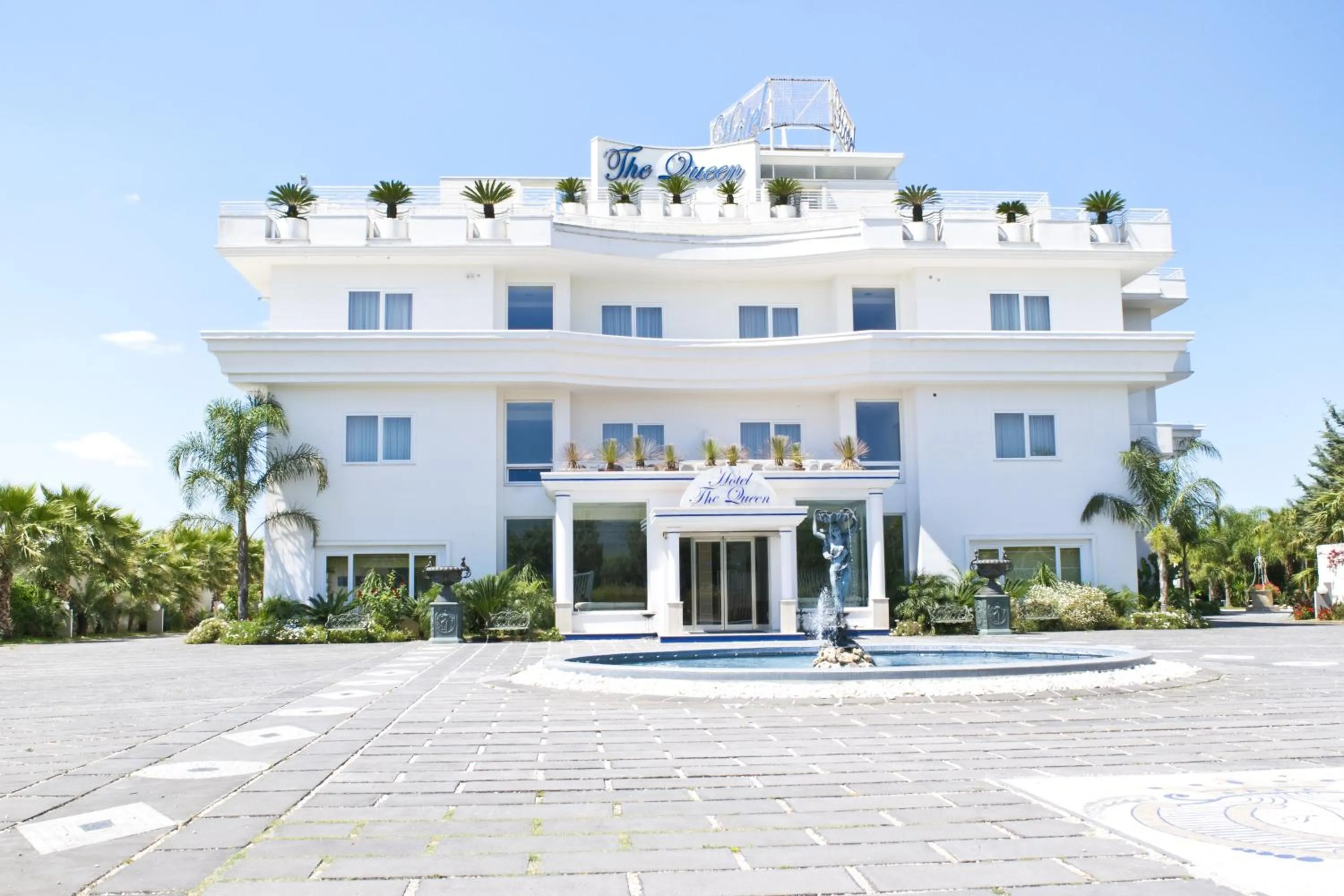 Facade/entrance in Hotel The Queen