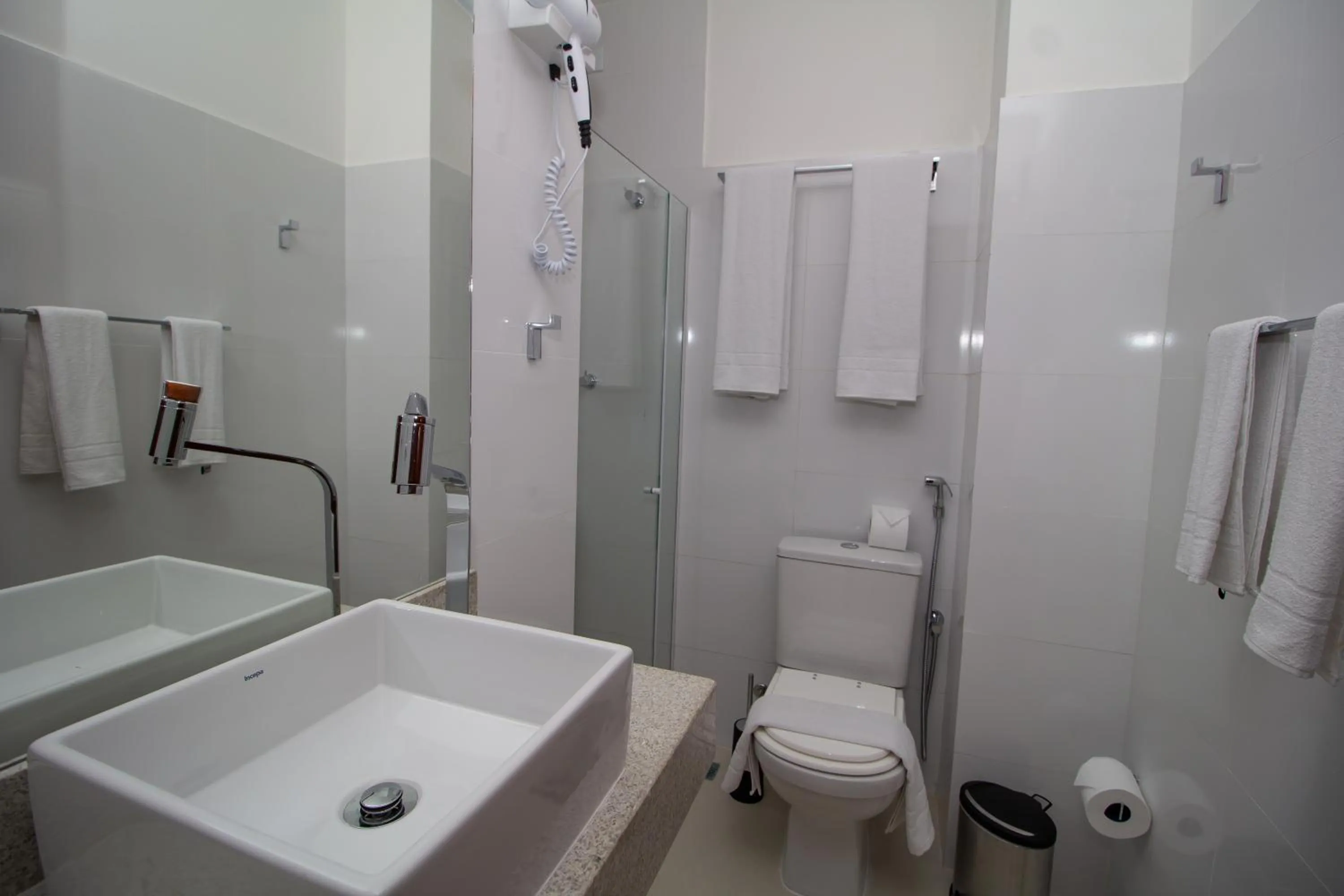 Shower in Apart-Hotel Bella Vida Suítes e Apartamentos