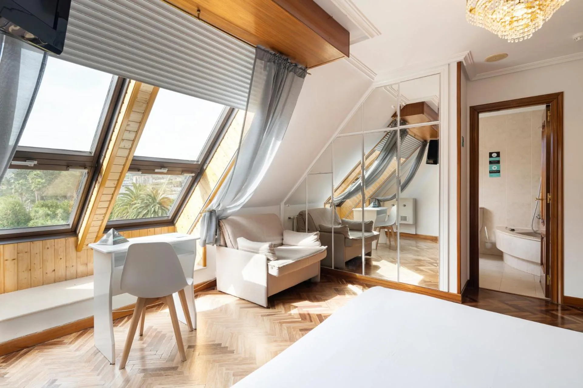 Bed in Hotel Alda Santa Cristina