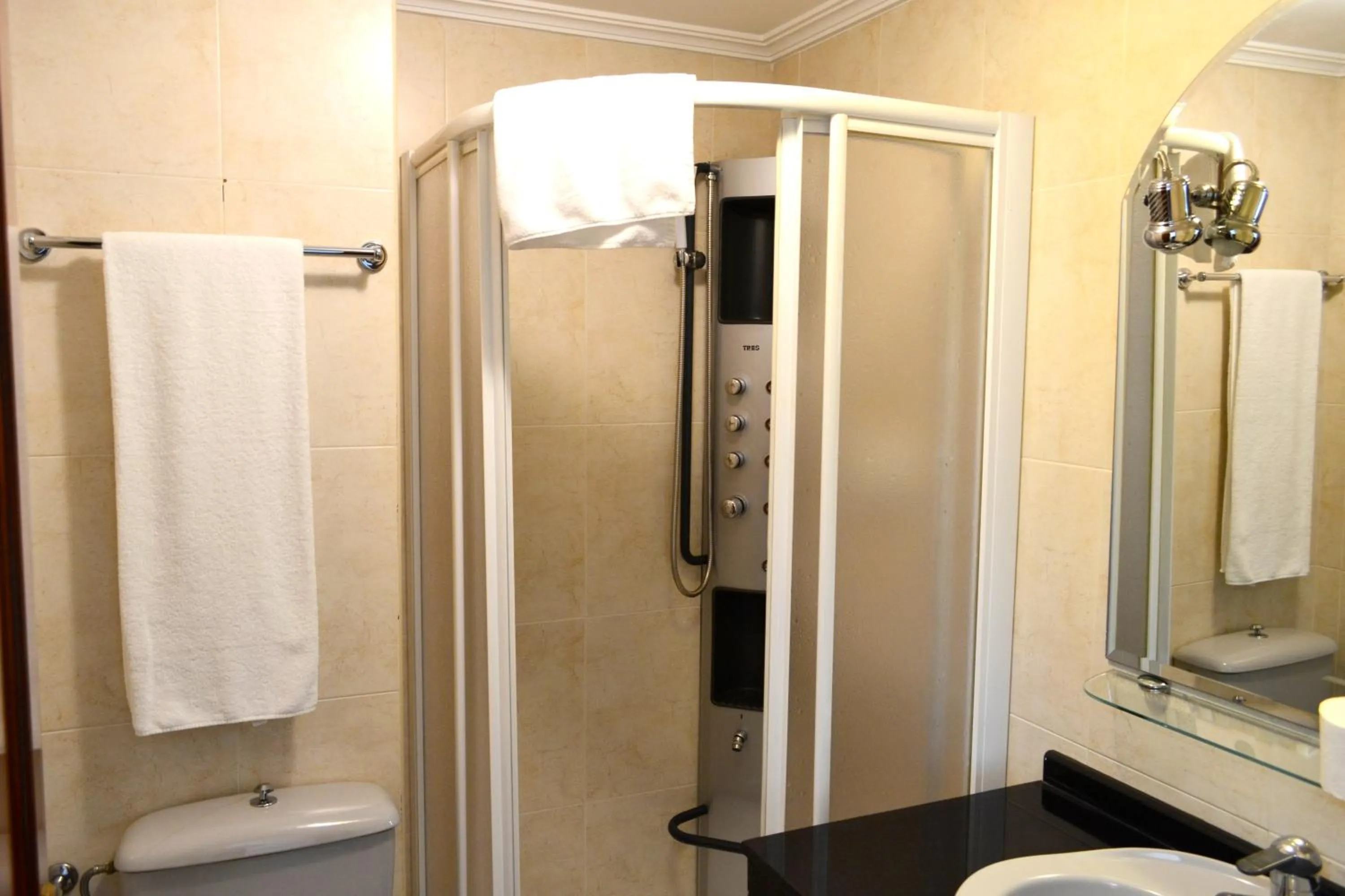 Bathroom in Hotel Alda Santa Cristina