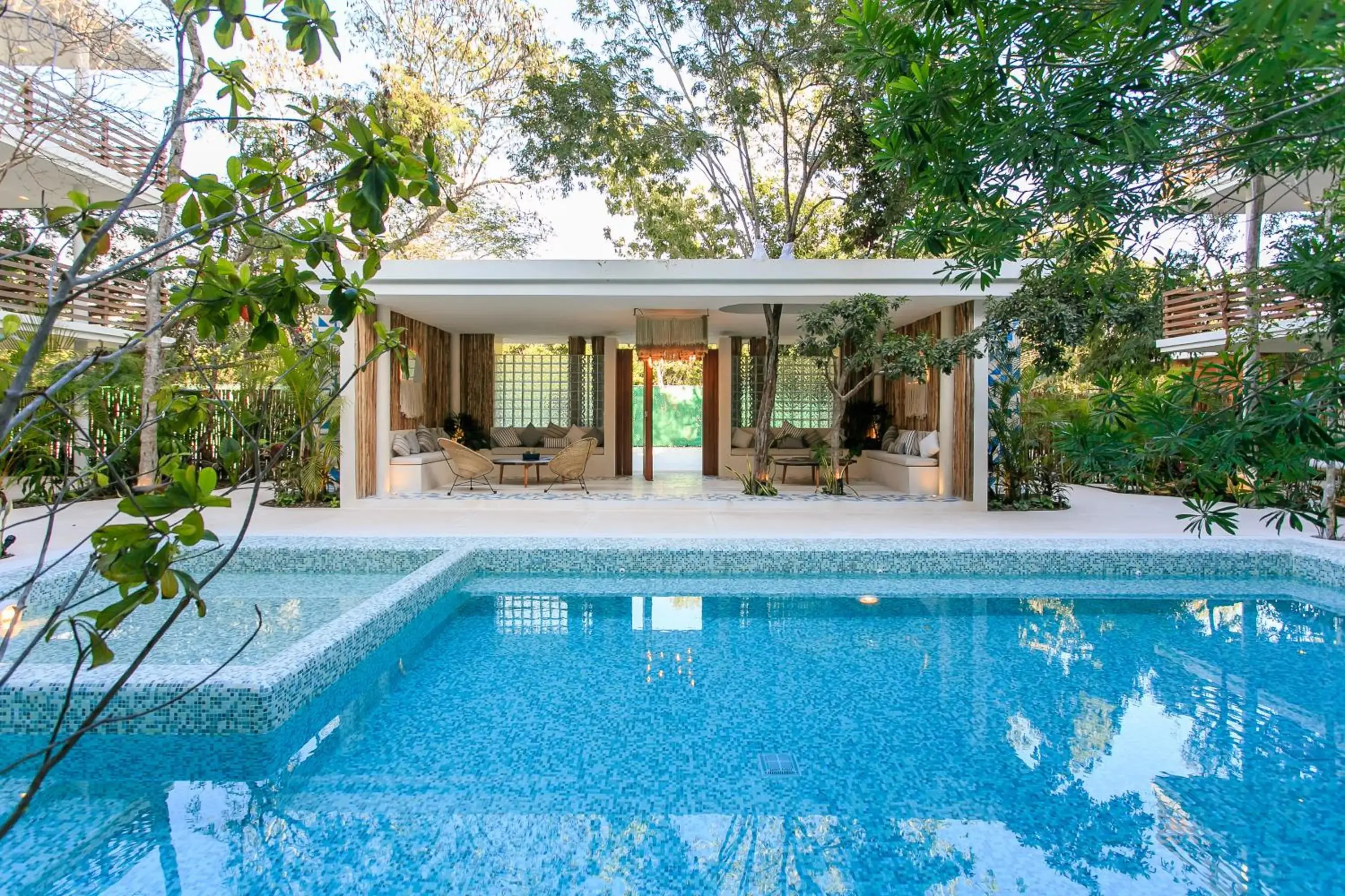 Charming Nature-Inspired Condos with Sultry Surroundings by Stella Rentals Charming Nature-Inspired Condos with Sultry Surroundings by Stella Rentals