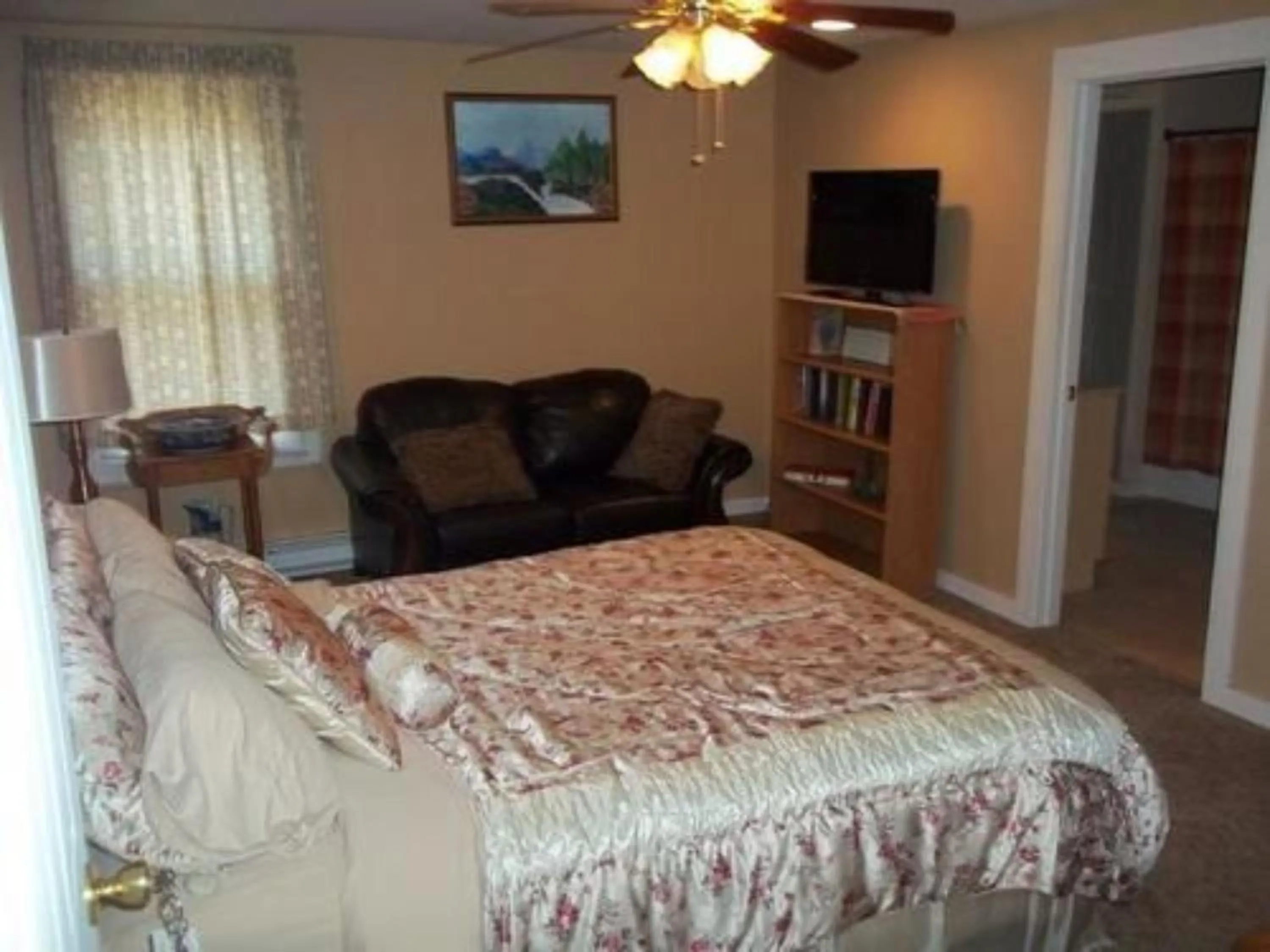 Bedroom, Bed in Tin Brook Bed & Breakfast