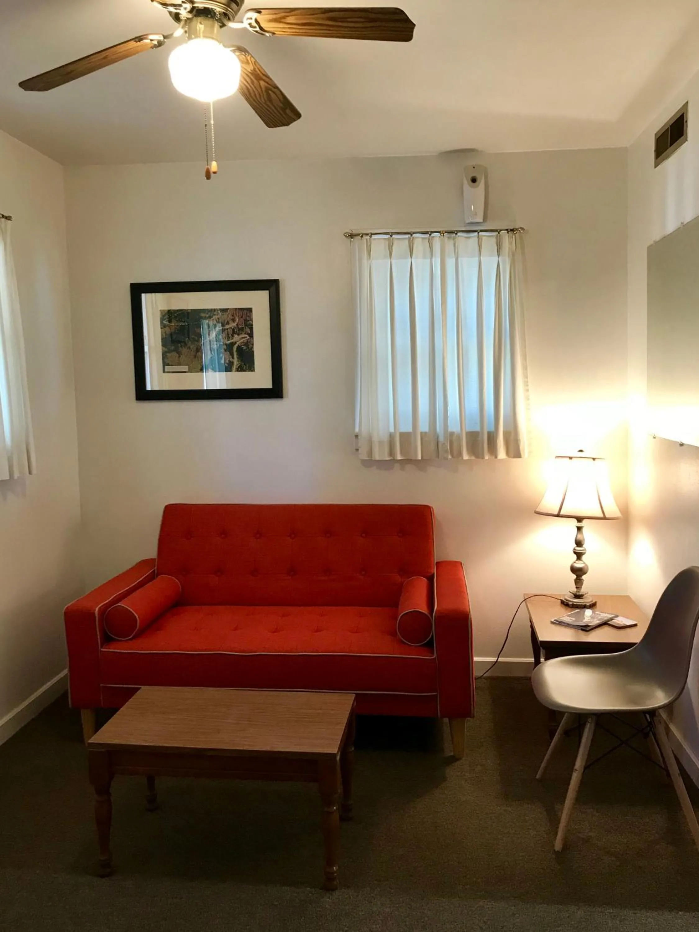 Seating area in Chalet Motel