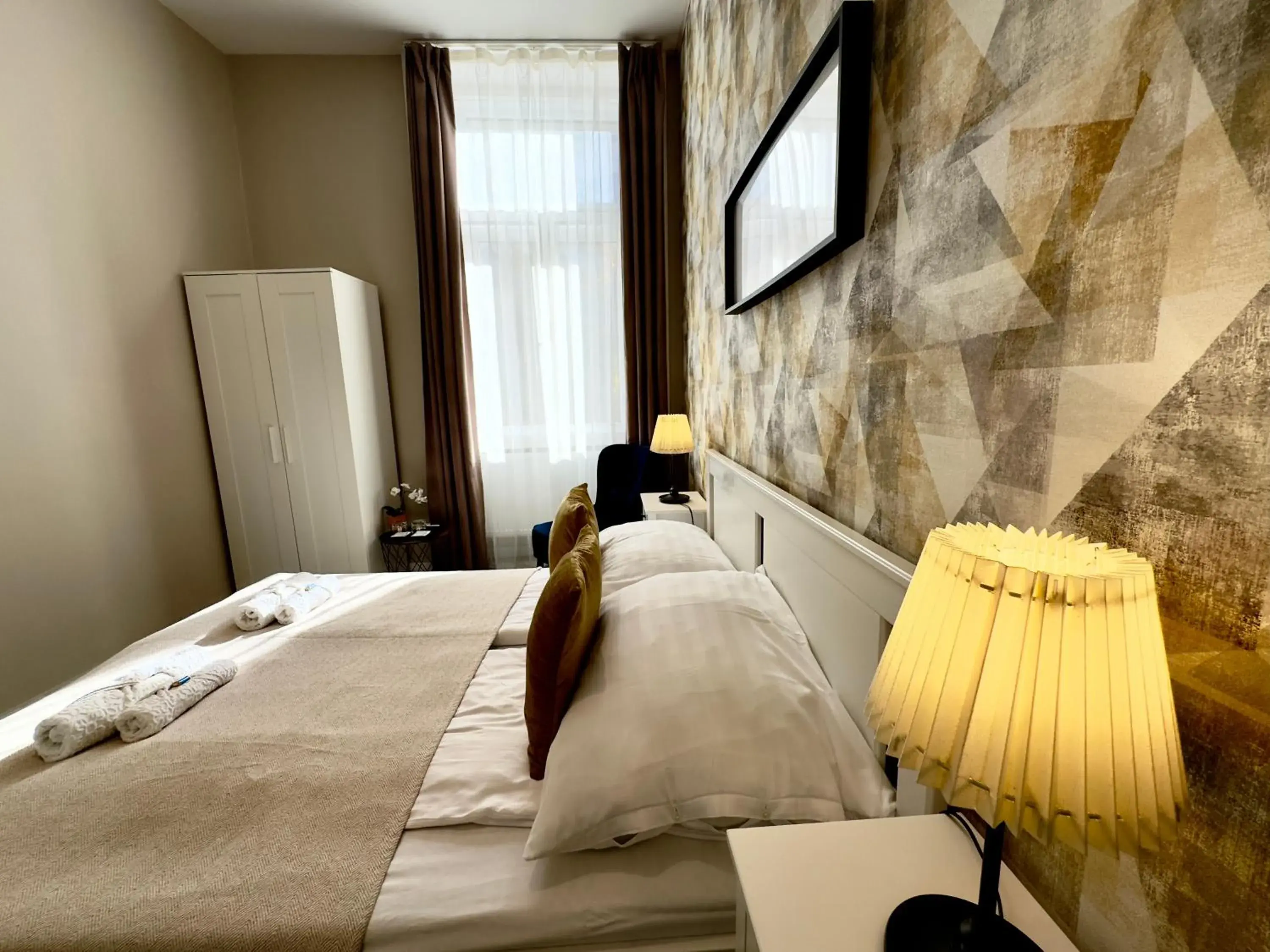 Superior Queen Room in CENTER rooms Superior Queen Room in CENTER rooms