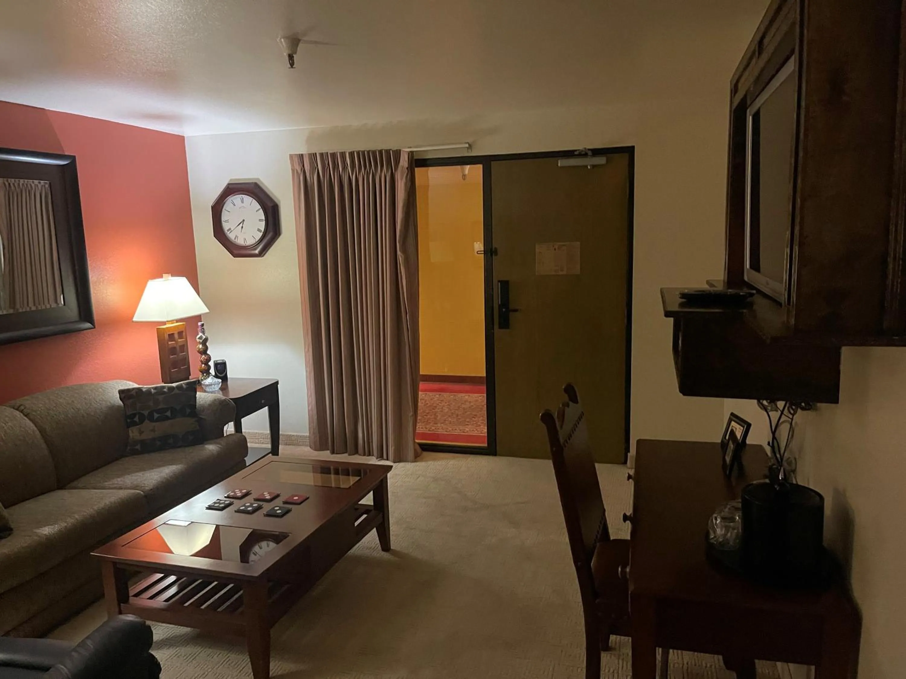 Ramada by Wyndham Viscount Suites Tucson East