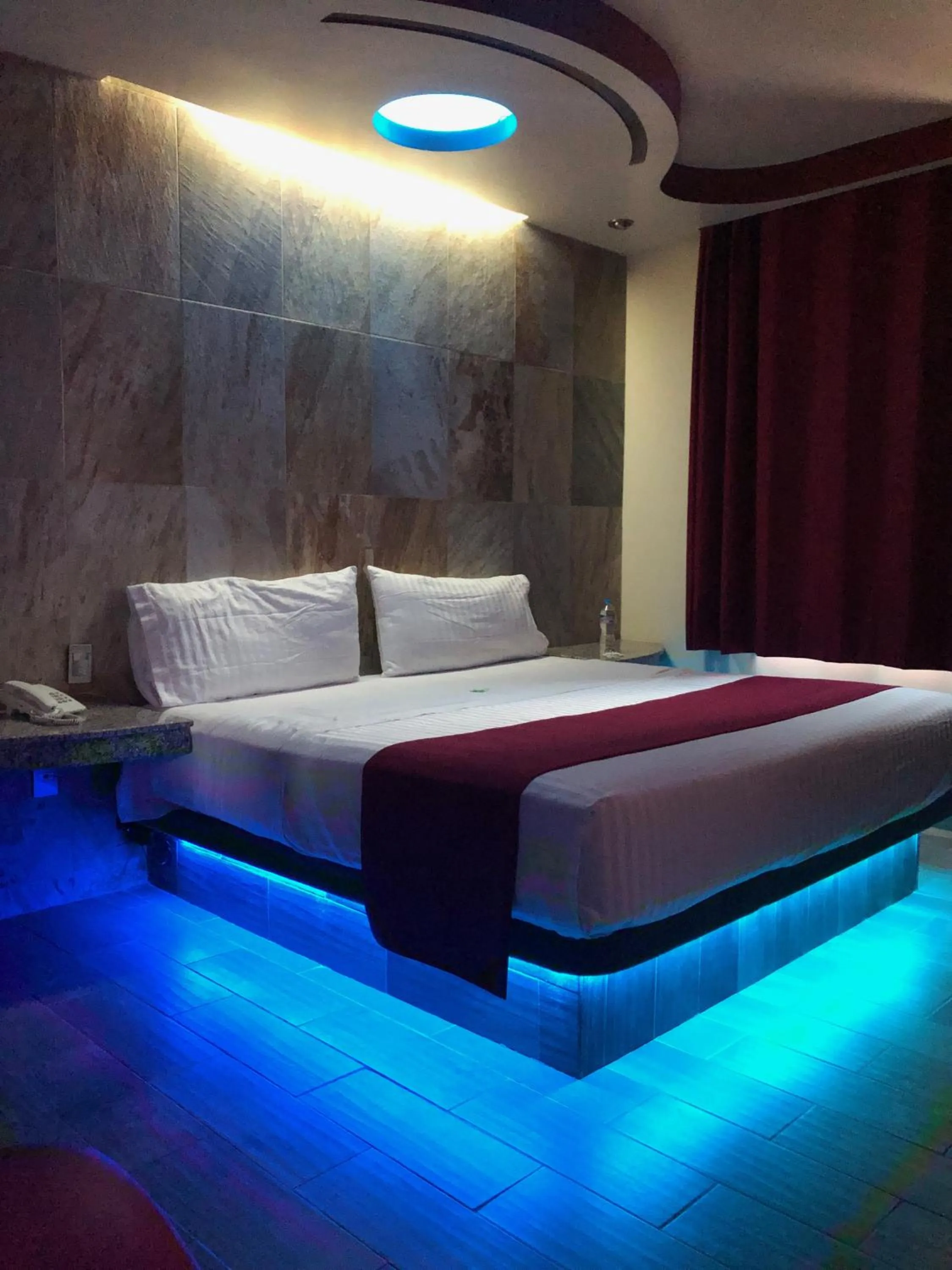 Bed in Hotel Jard Inn Adult Only