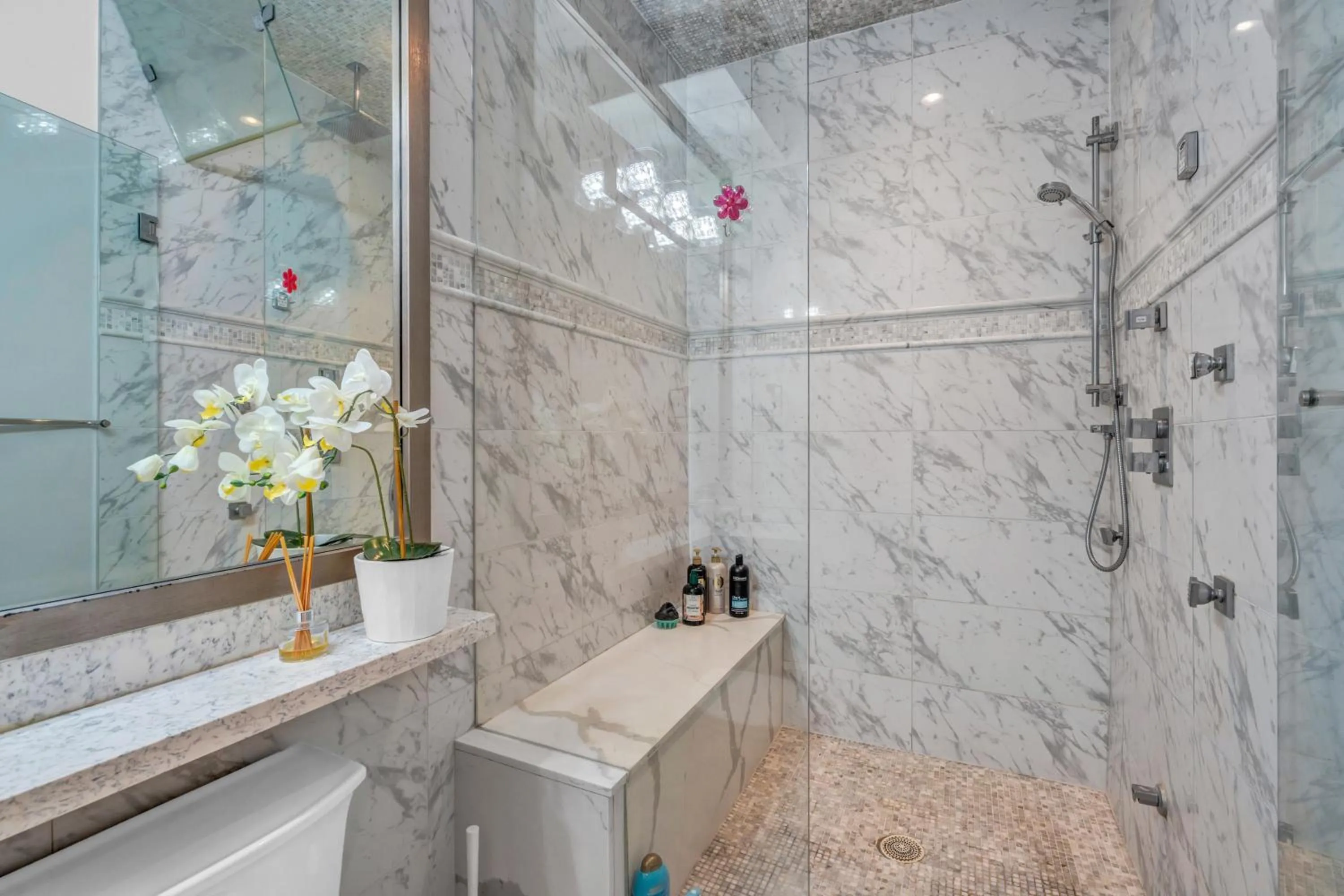 Shower in Vancouver West Cozy Retreat by Host Launch