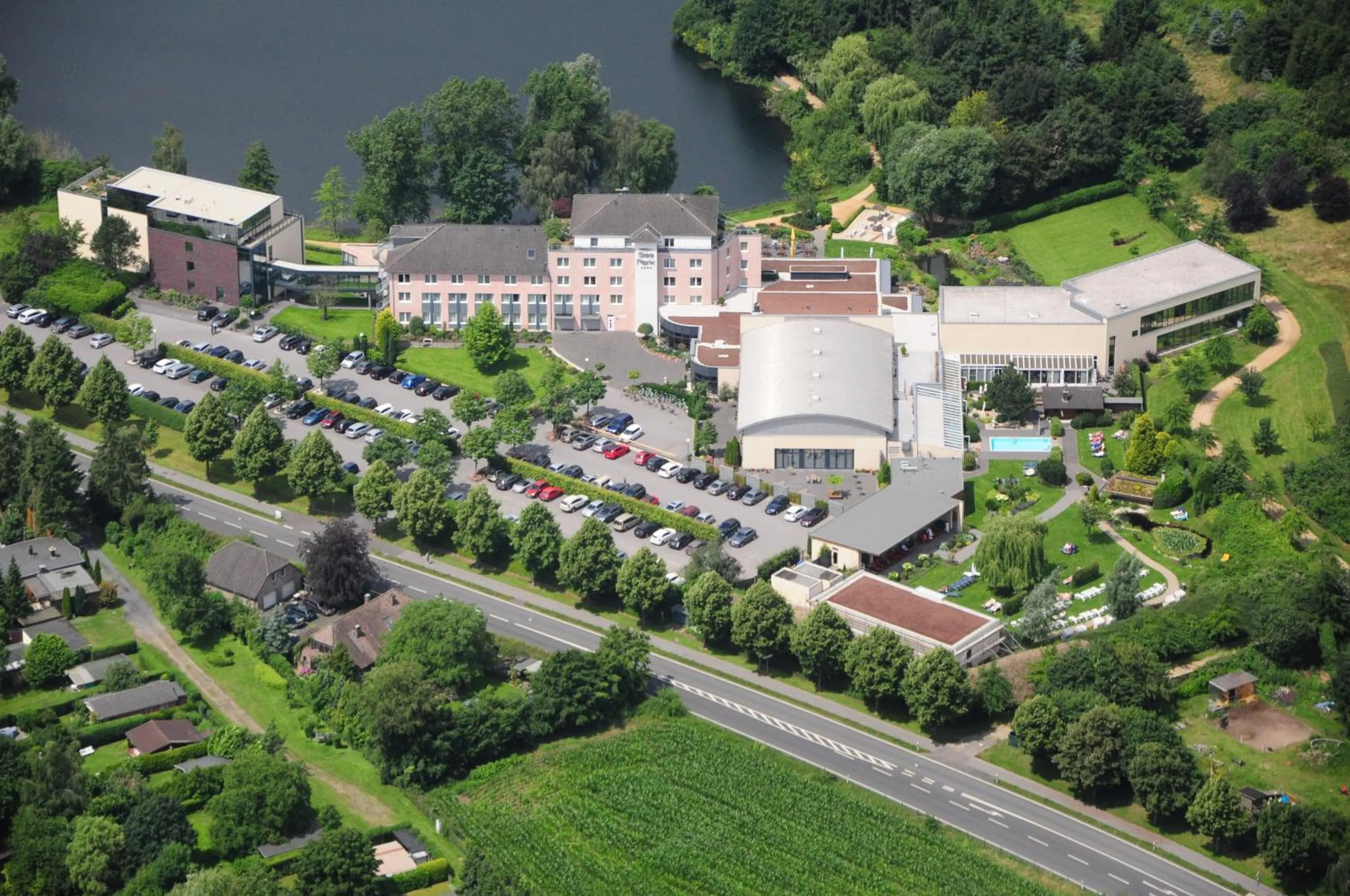 Bird's eye view in See Park Janssen