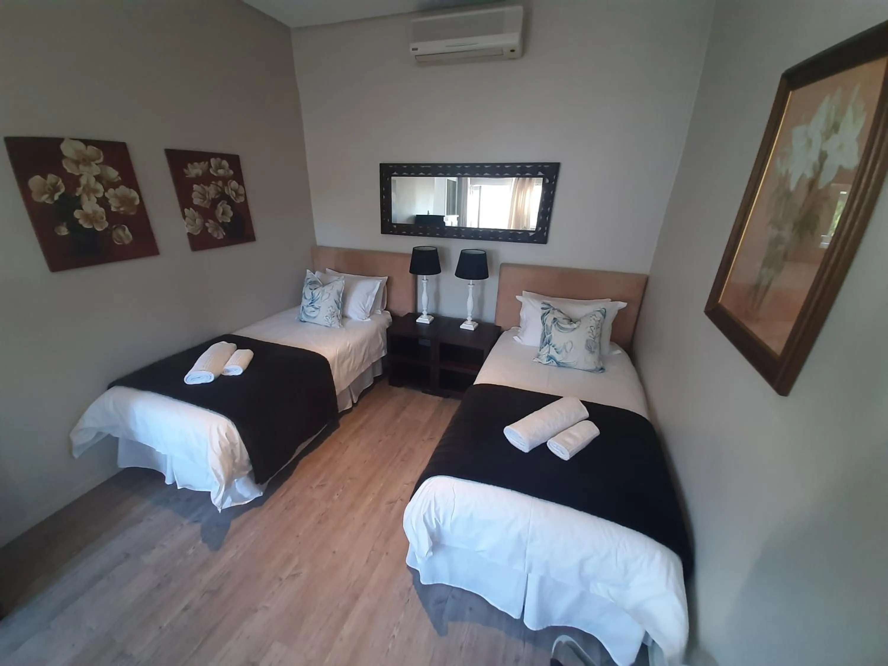 Bedroom, Bed in Urban Manor