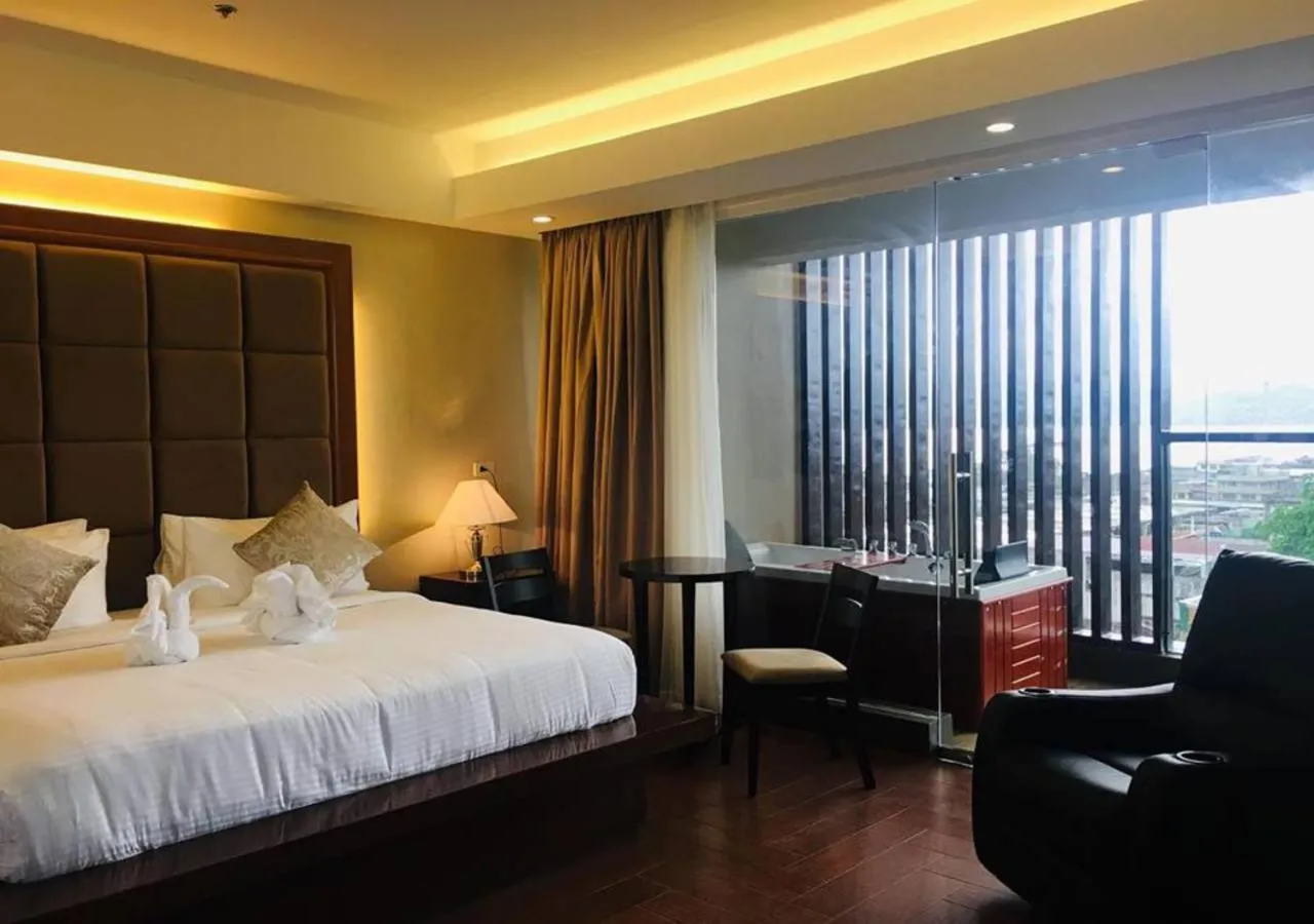 Bed in Treasure Island Hotel With Mini Water Adventure