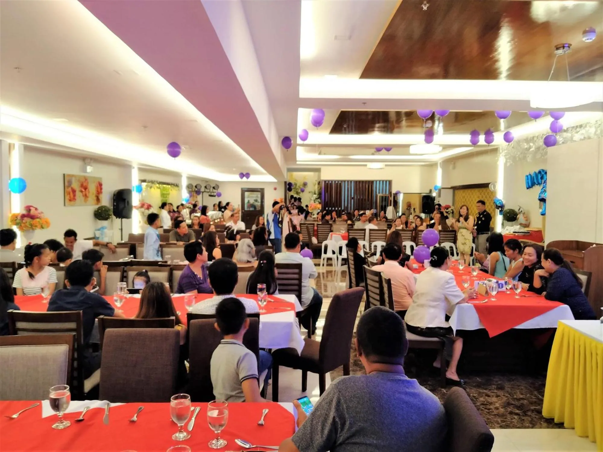 Restaurant/places to eat in Treasure Island Hotel With Mini Water Adventure