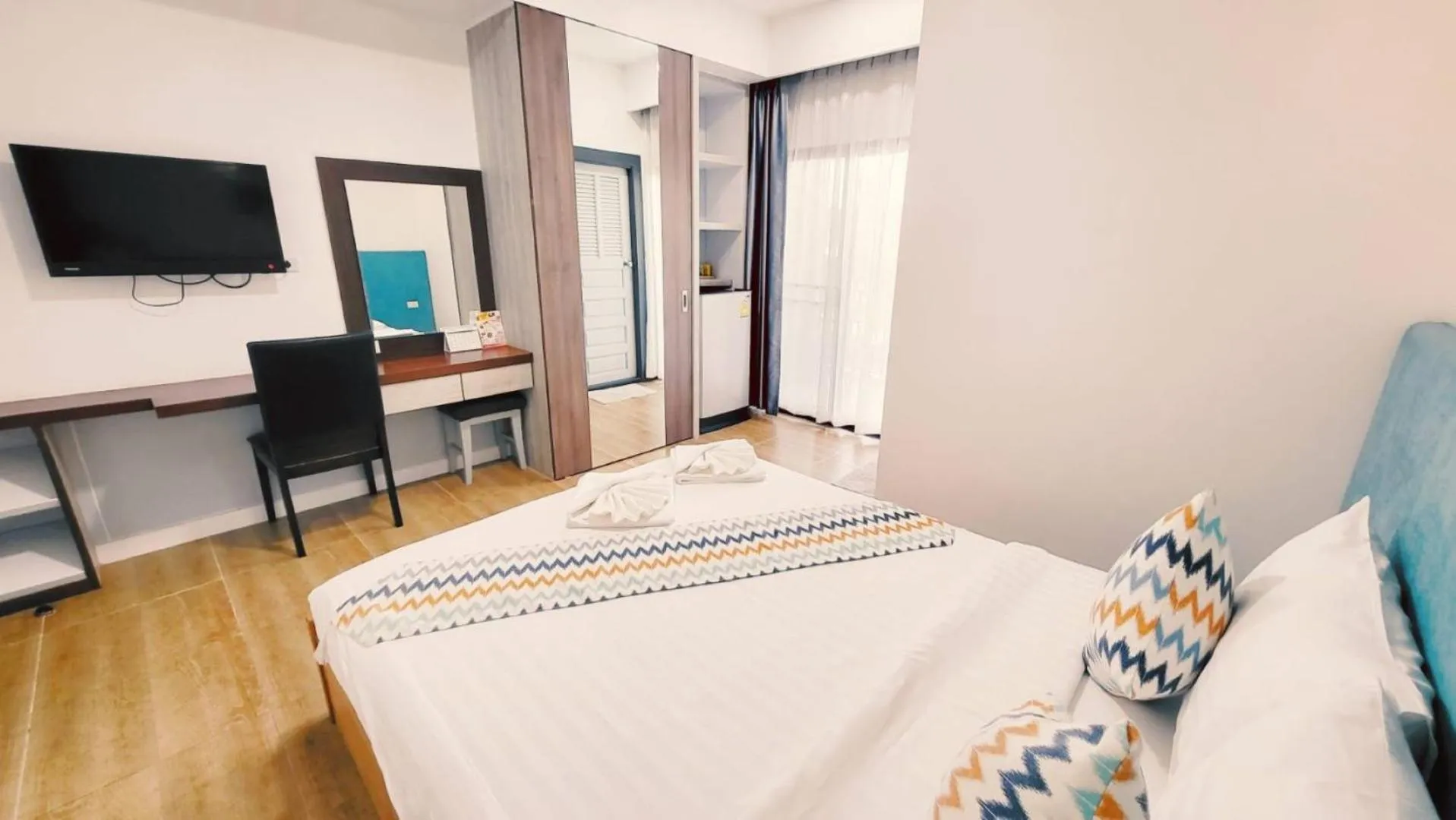 Bedroom, Bed in Pony TopView