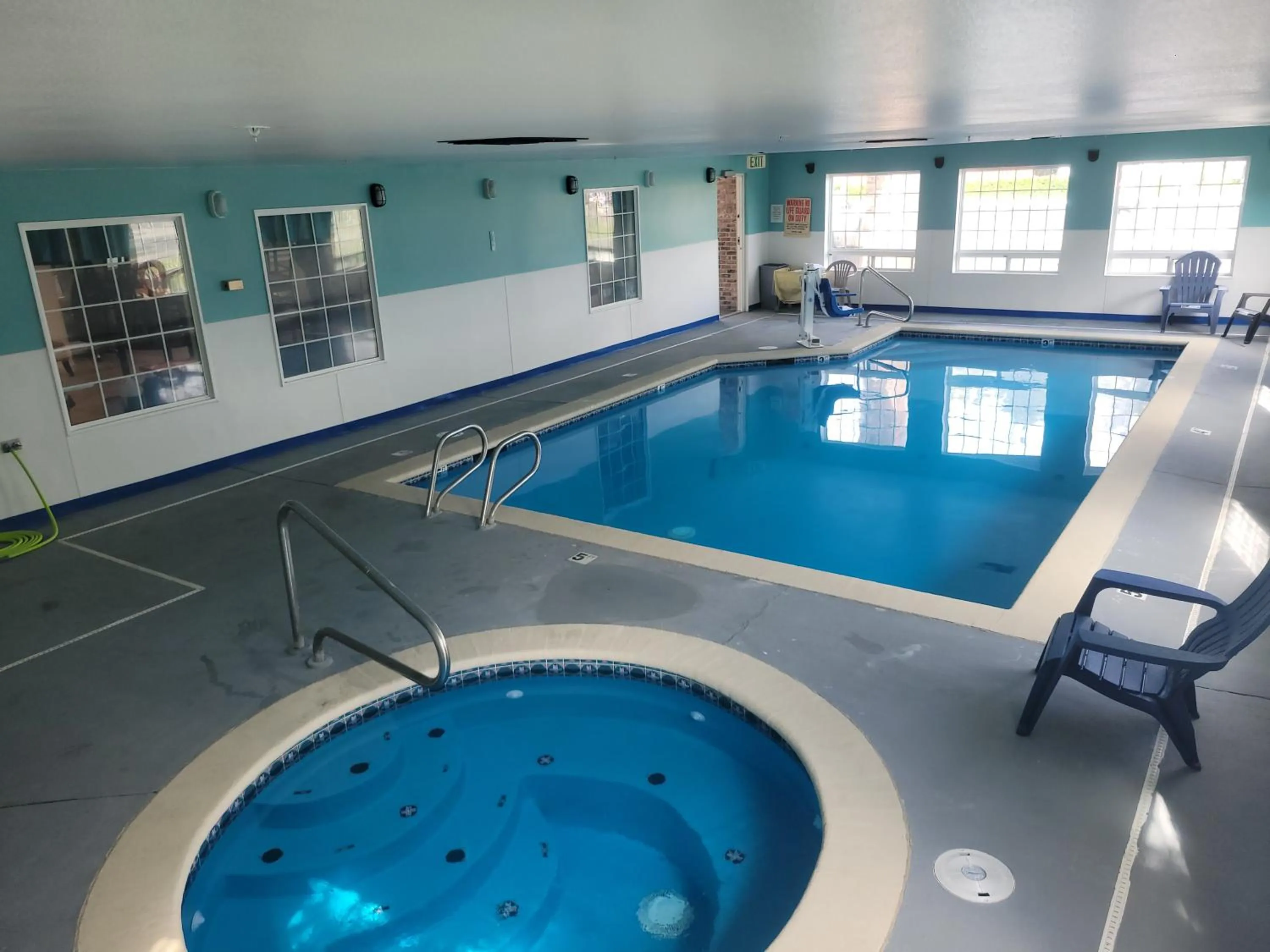 Swimming pool in Days Inn by Wyndham Ocean Shores