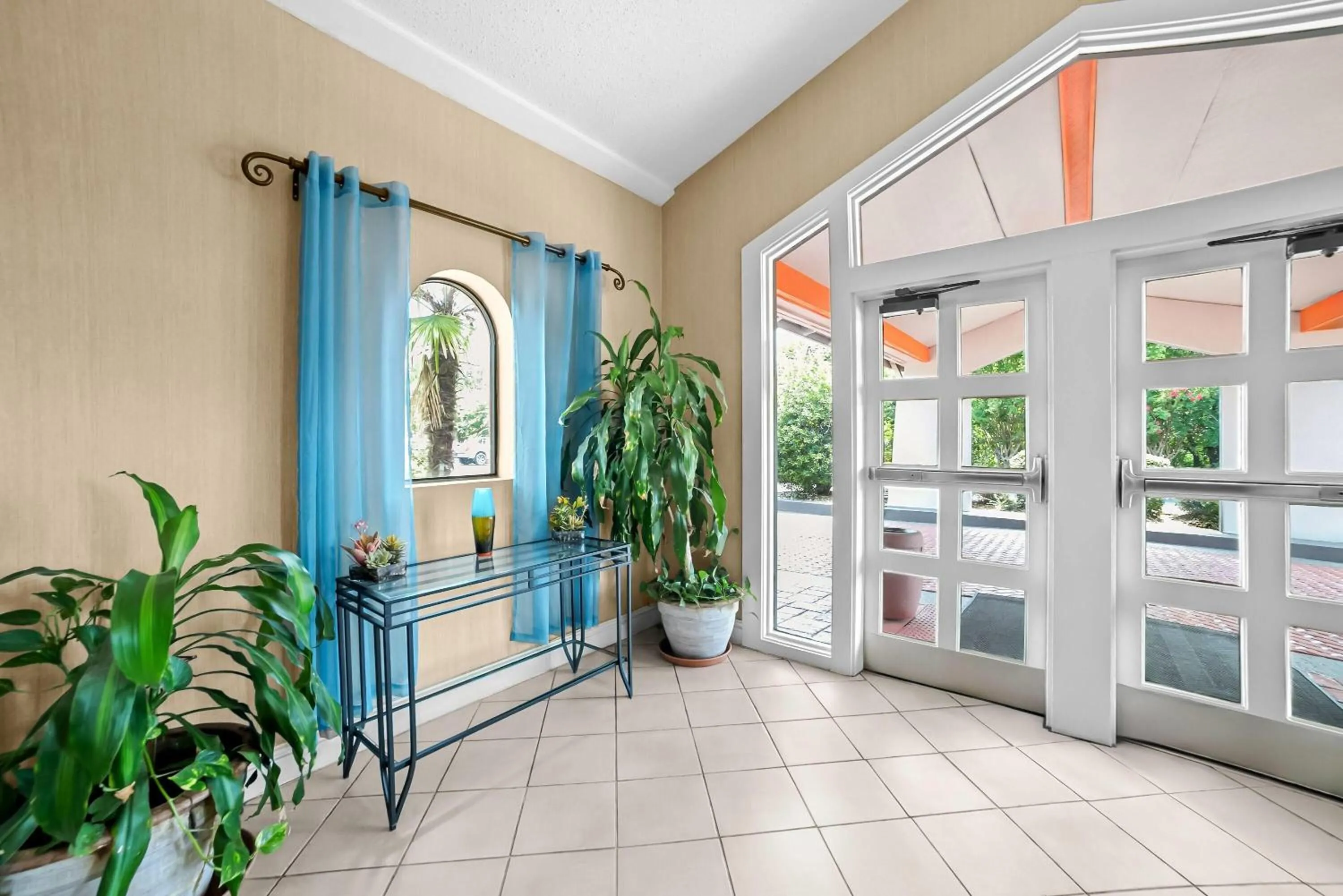 Lobby or reception in Howard Johnson by Wyndham Columbus Fort Moore