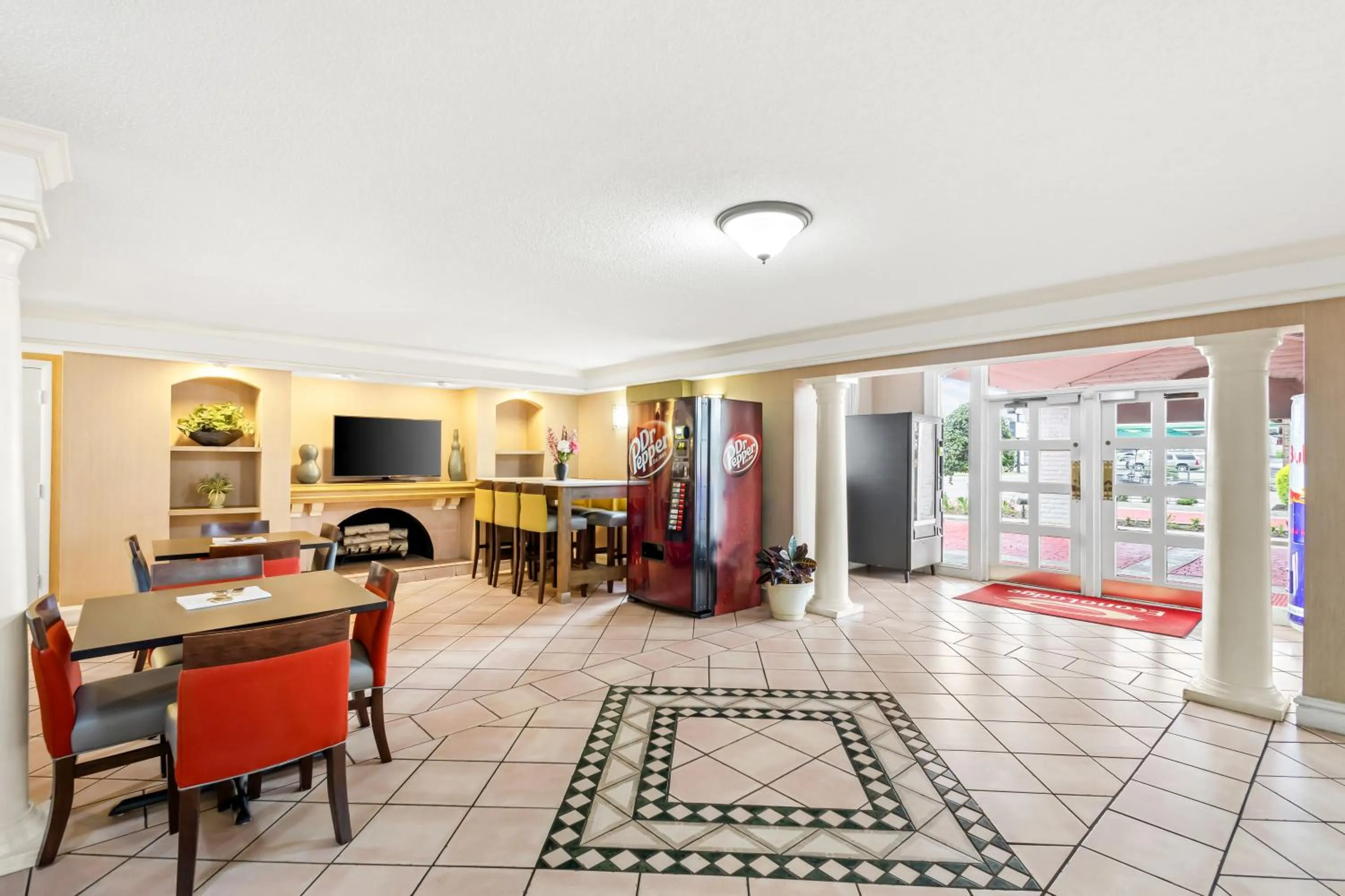 Dining area in Econo Lodge Augusta North - Washington Road