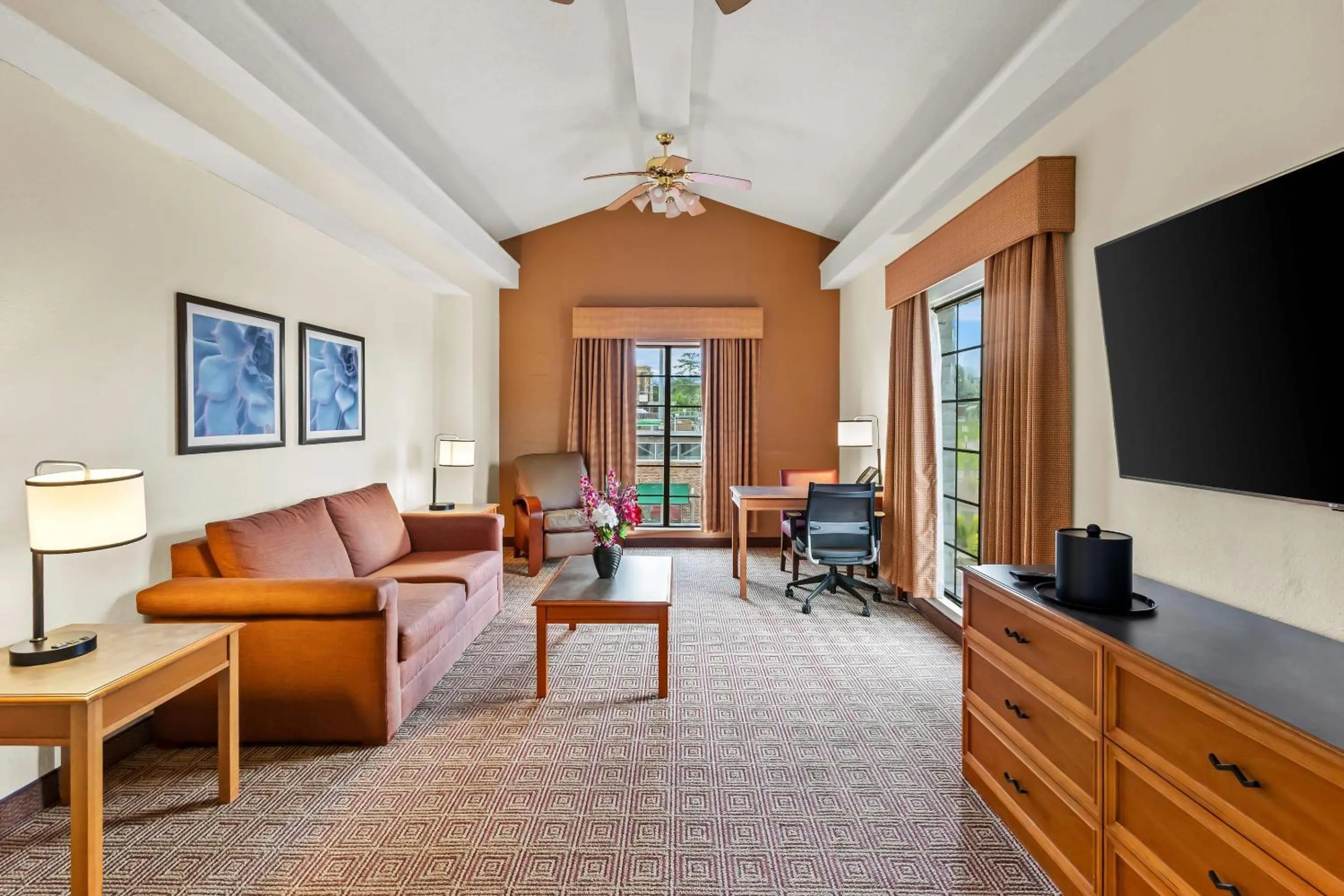 Bedroom in Econo Lodge Augusta North - Washington Road