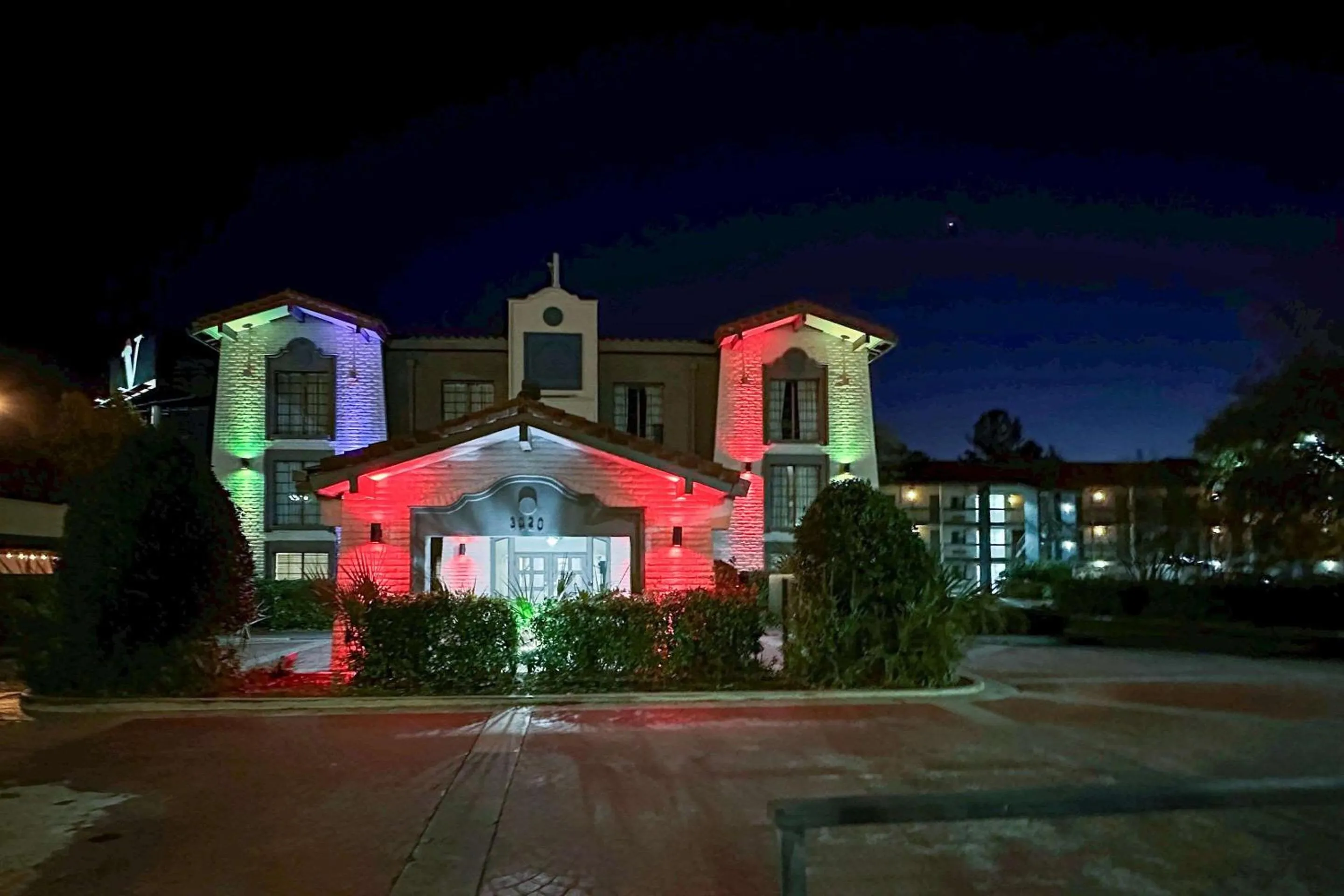 Property building in Days Inn by Wyndham Augusta Washington Rd