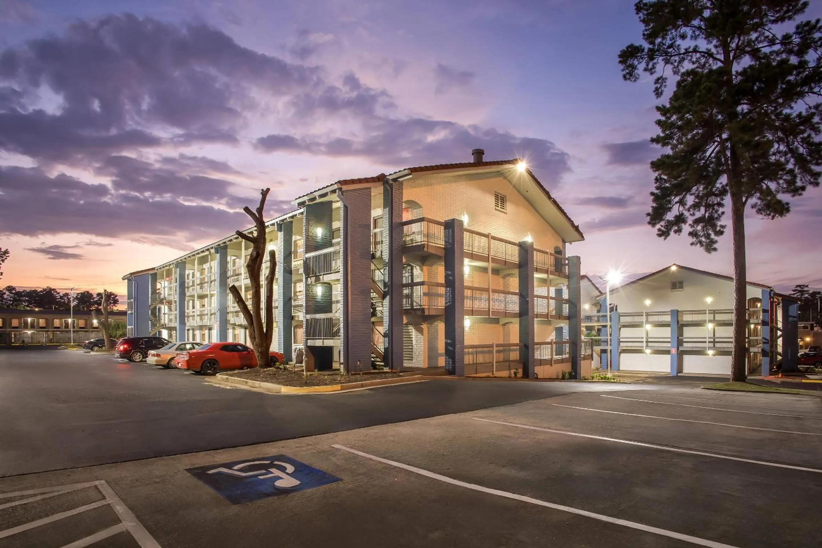 Property building in Econo Lodge Augusta North - Washington Road