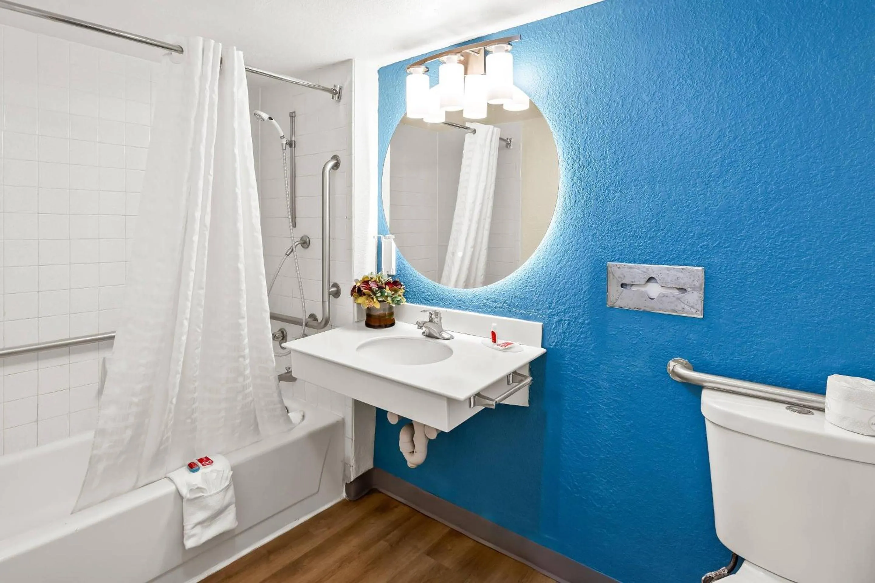 Bedroom in Econo Lodge Augusta North - Washington Road