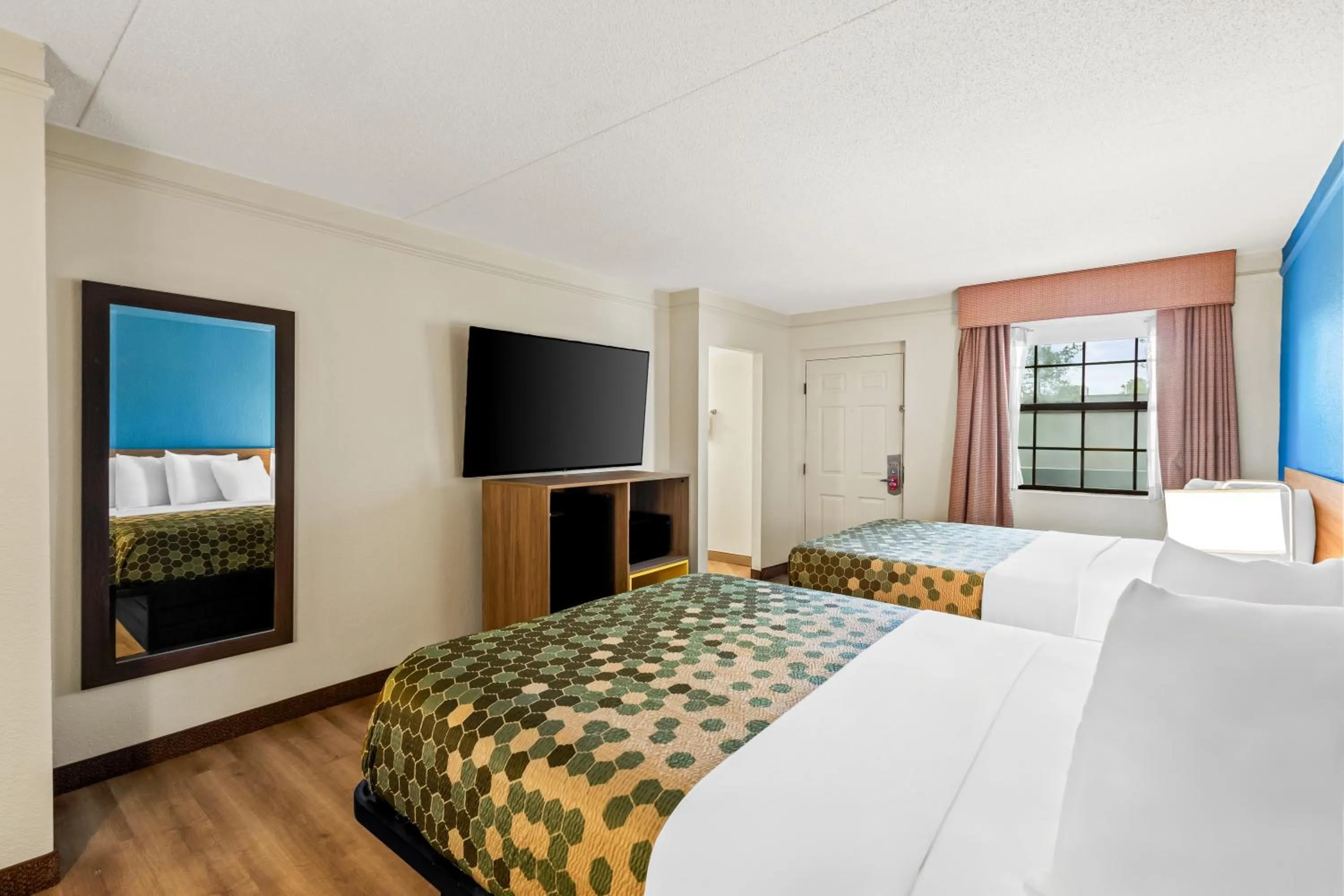 Bed in Econo Lodge Augusta North - Washington Road