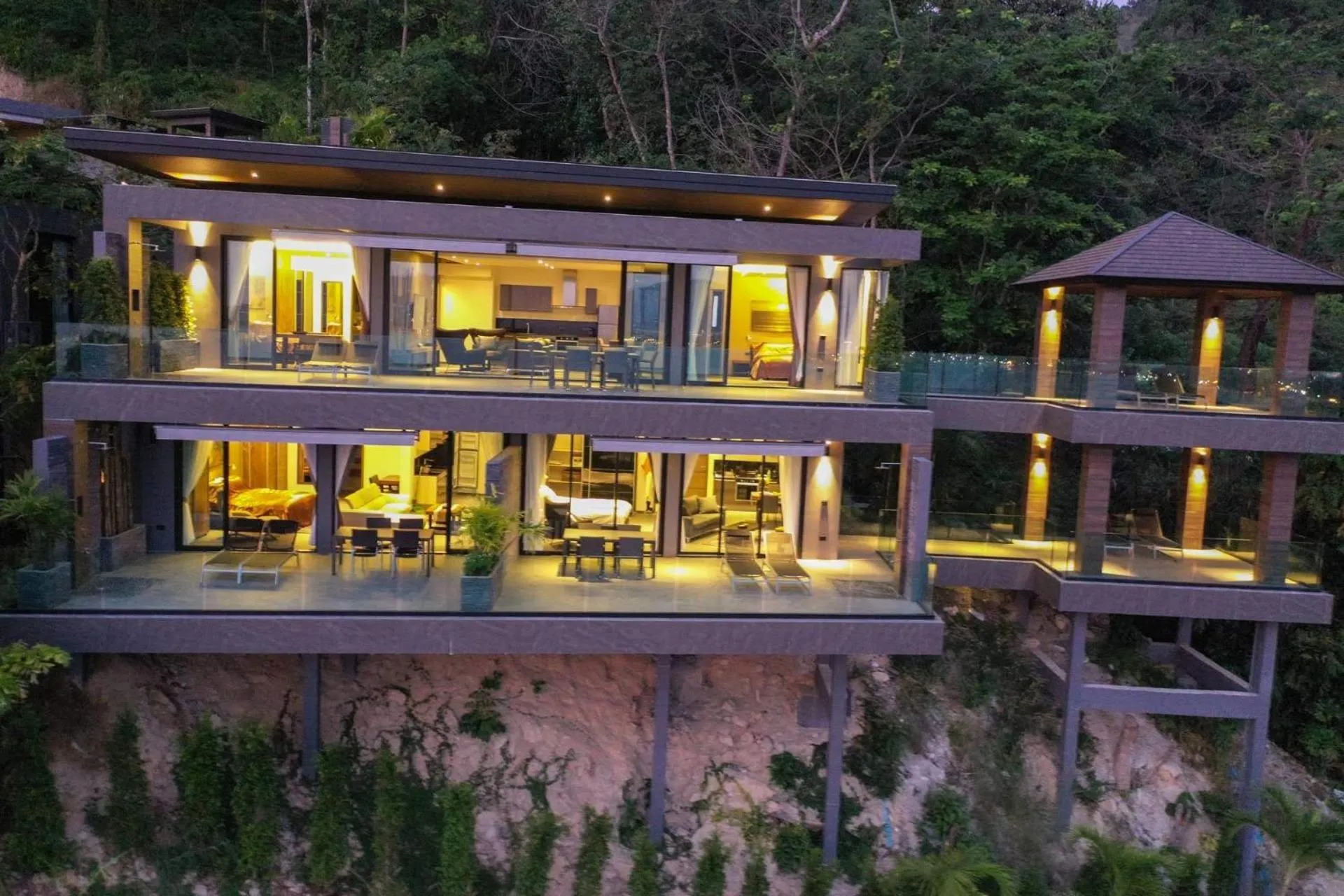 Property building in Ocean Rock Kalim