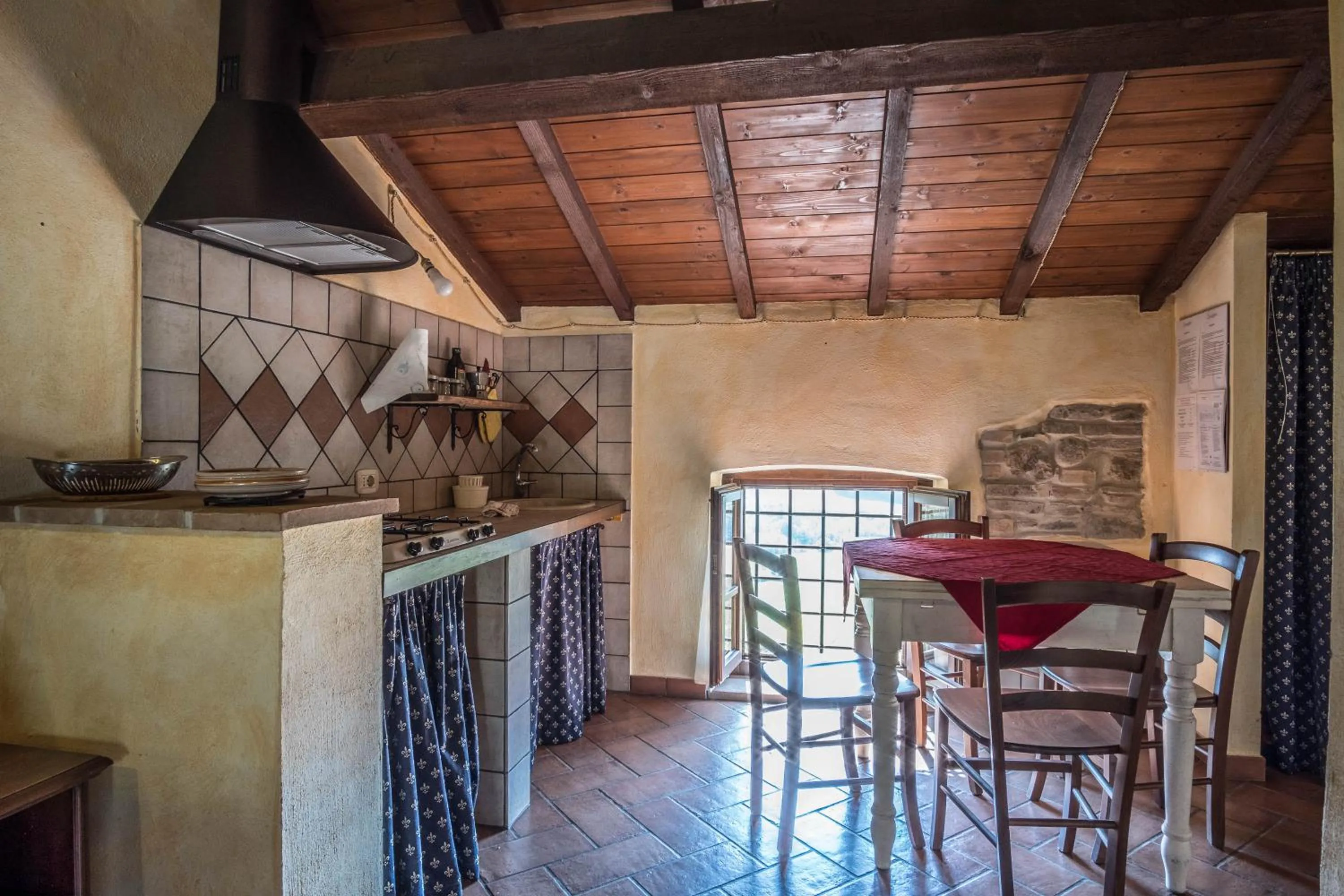 Kitchen or kitchenette in Agriturismo Goccia di Luna