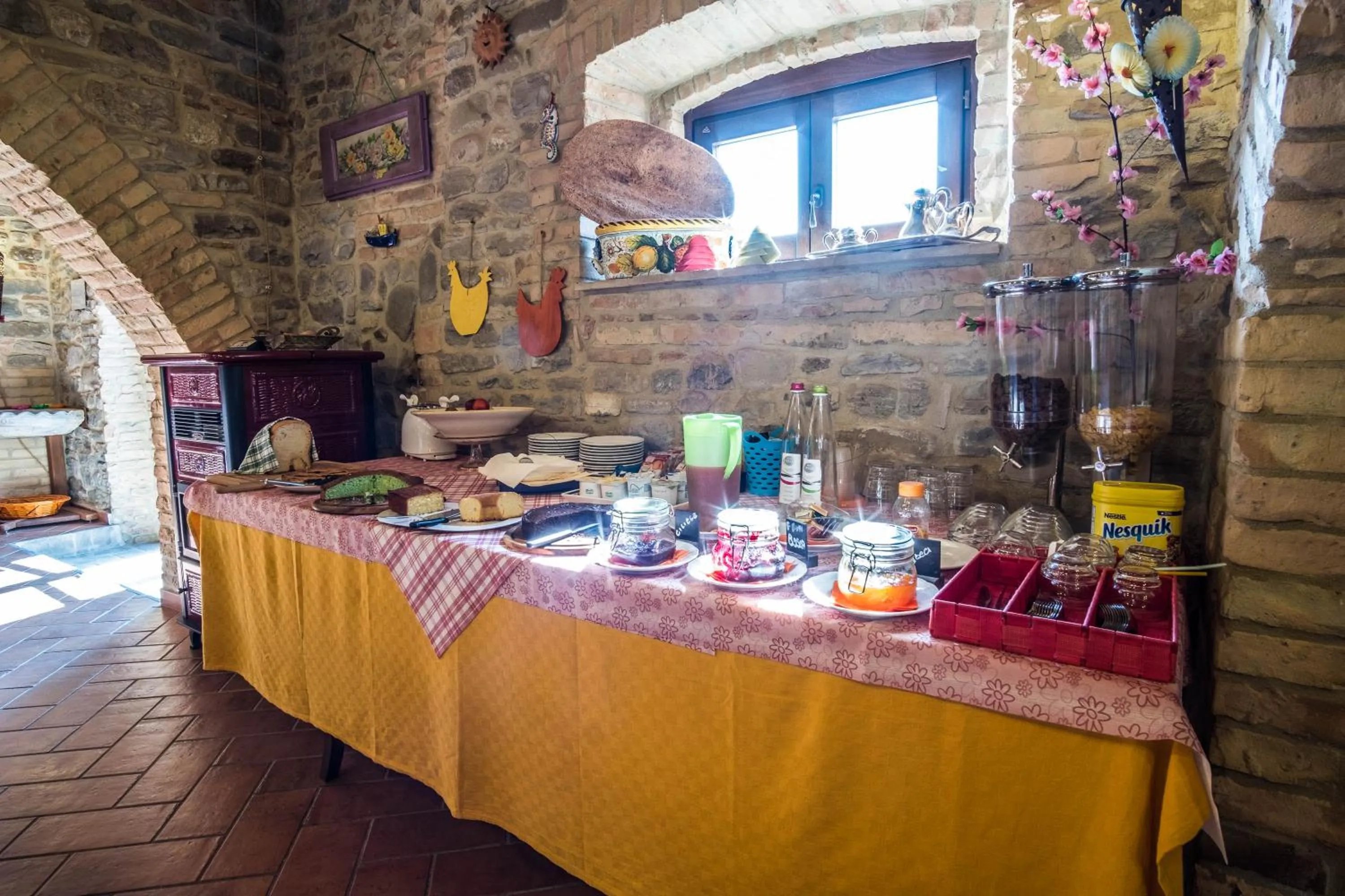 Buffet breakfast in Agriturismo Goccia di Luna
