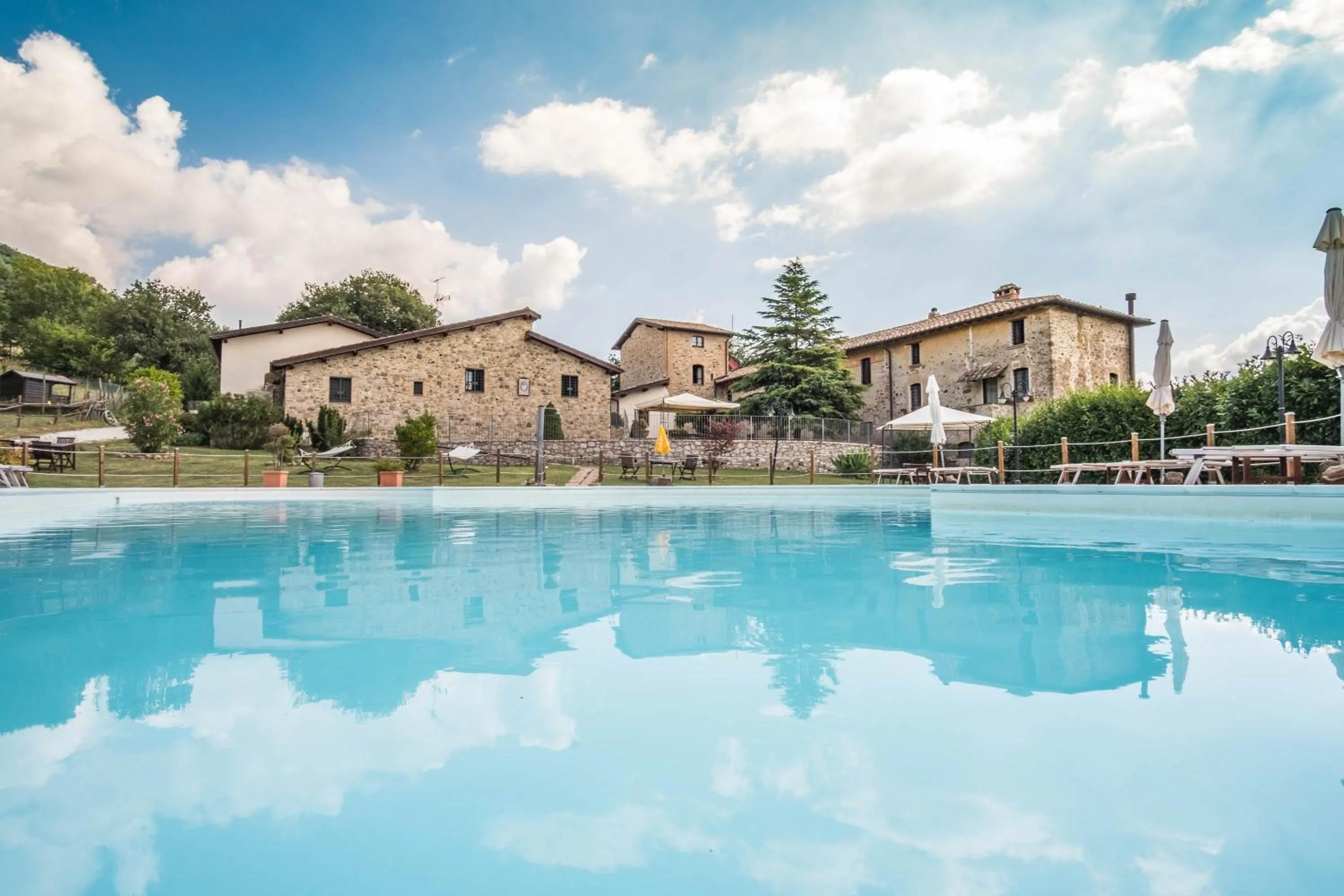 Swimming pool in Agriturismo Goccia di Luna