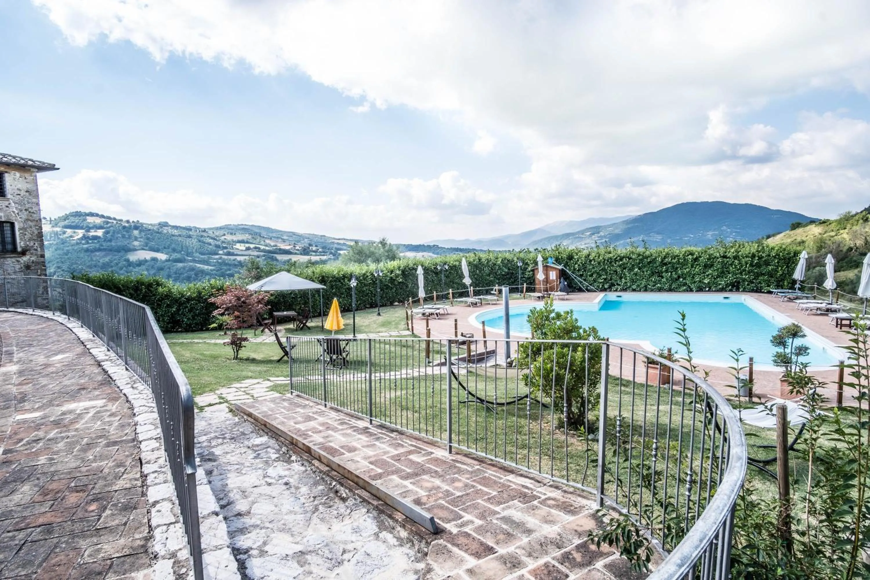 Swimming pool in Agriturismo Goccia di Luna