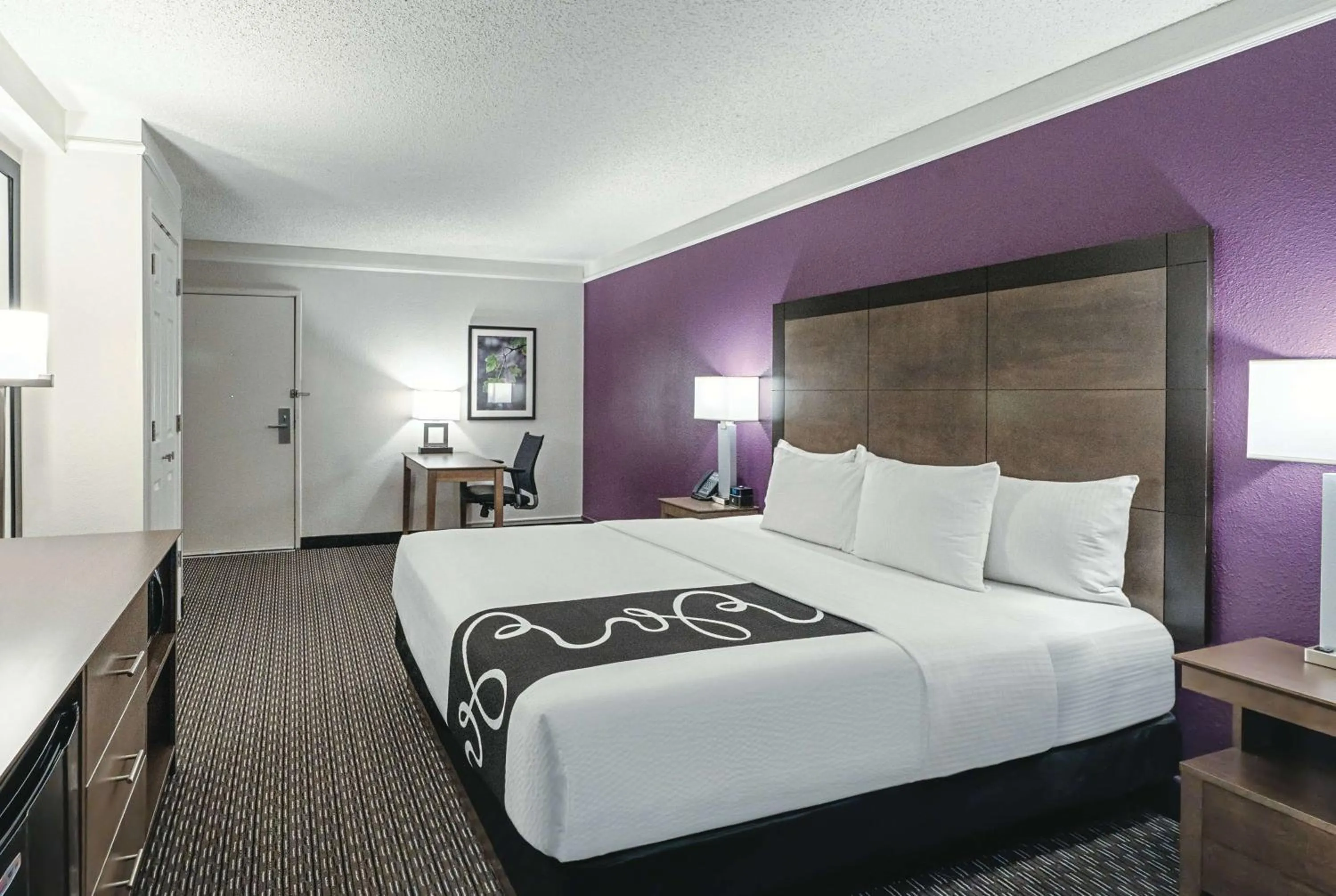 Photo of the whole room, Bed in La Quinta by Wyndham Lubbock West Medical Center