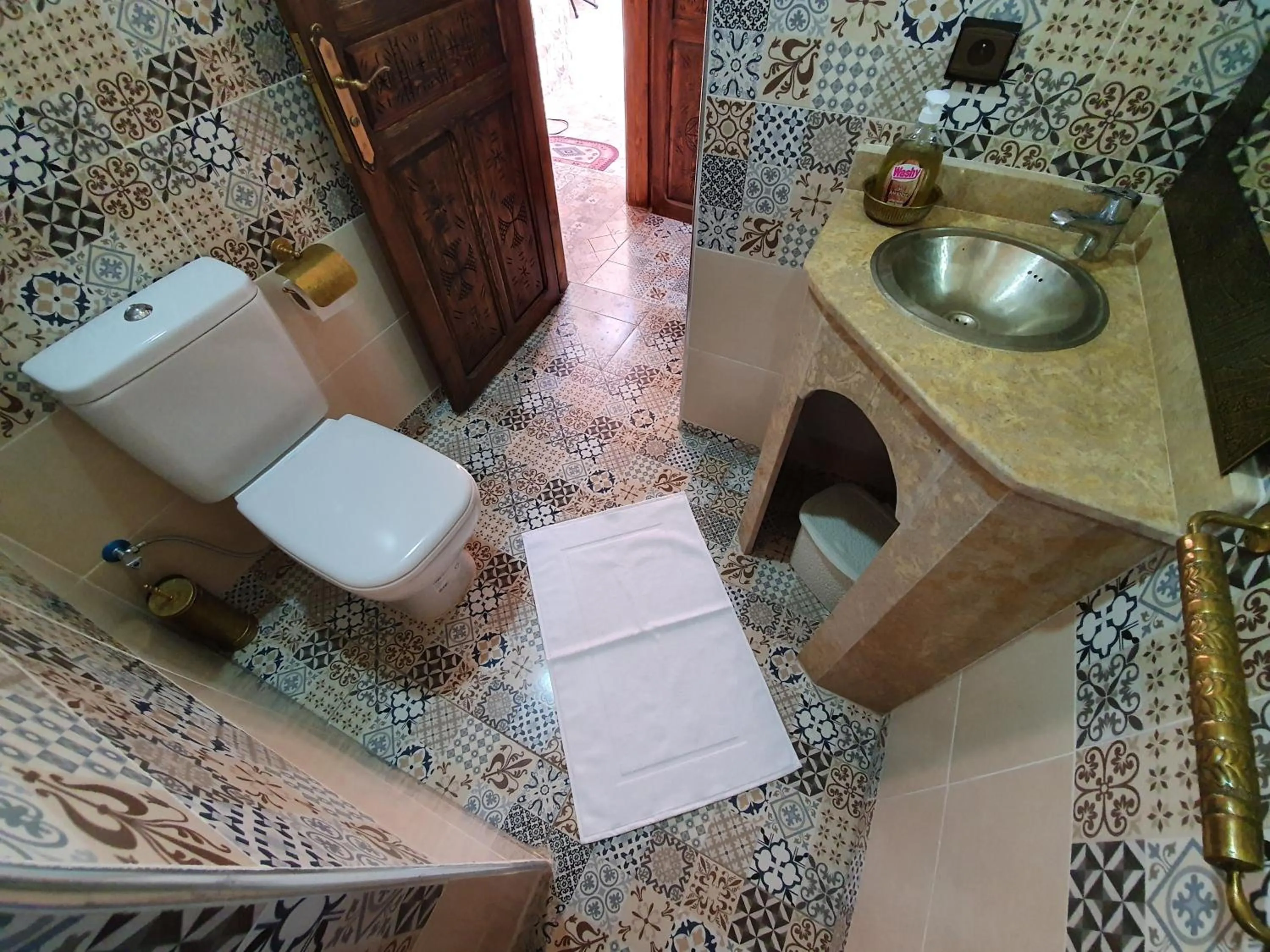 Bathroom in Dar Assarou - Toubkal National Park Lodge