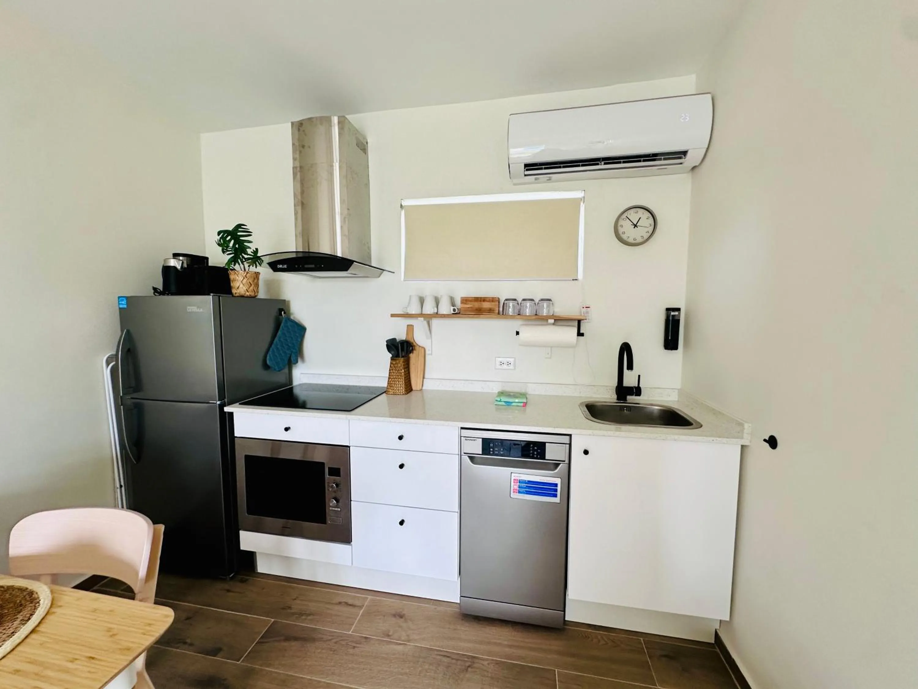 Coffee/tea facilities in Vistalmar Ocean Suites