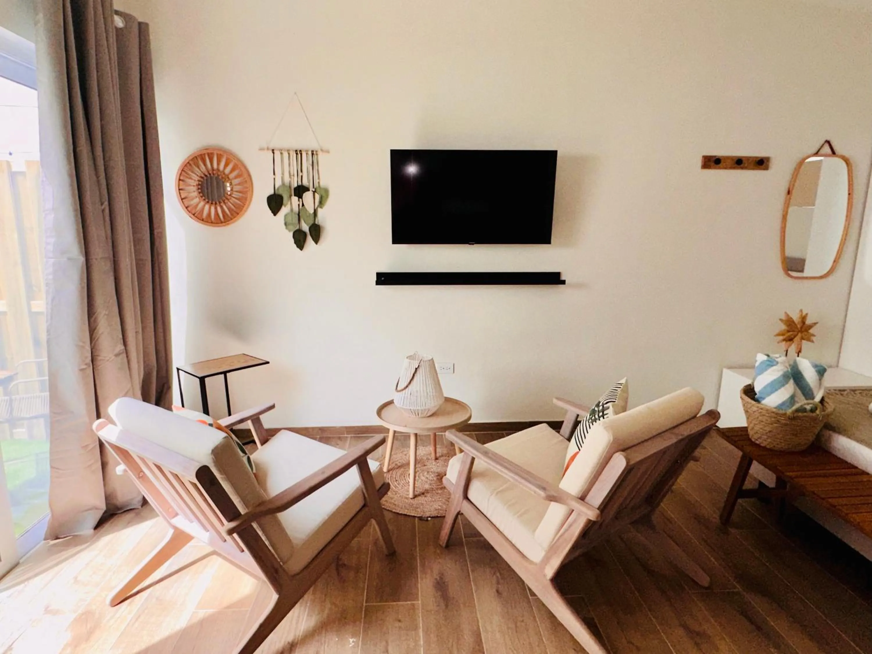 Facade/entrance in Vistalmar Ocean Suites