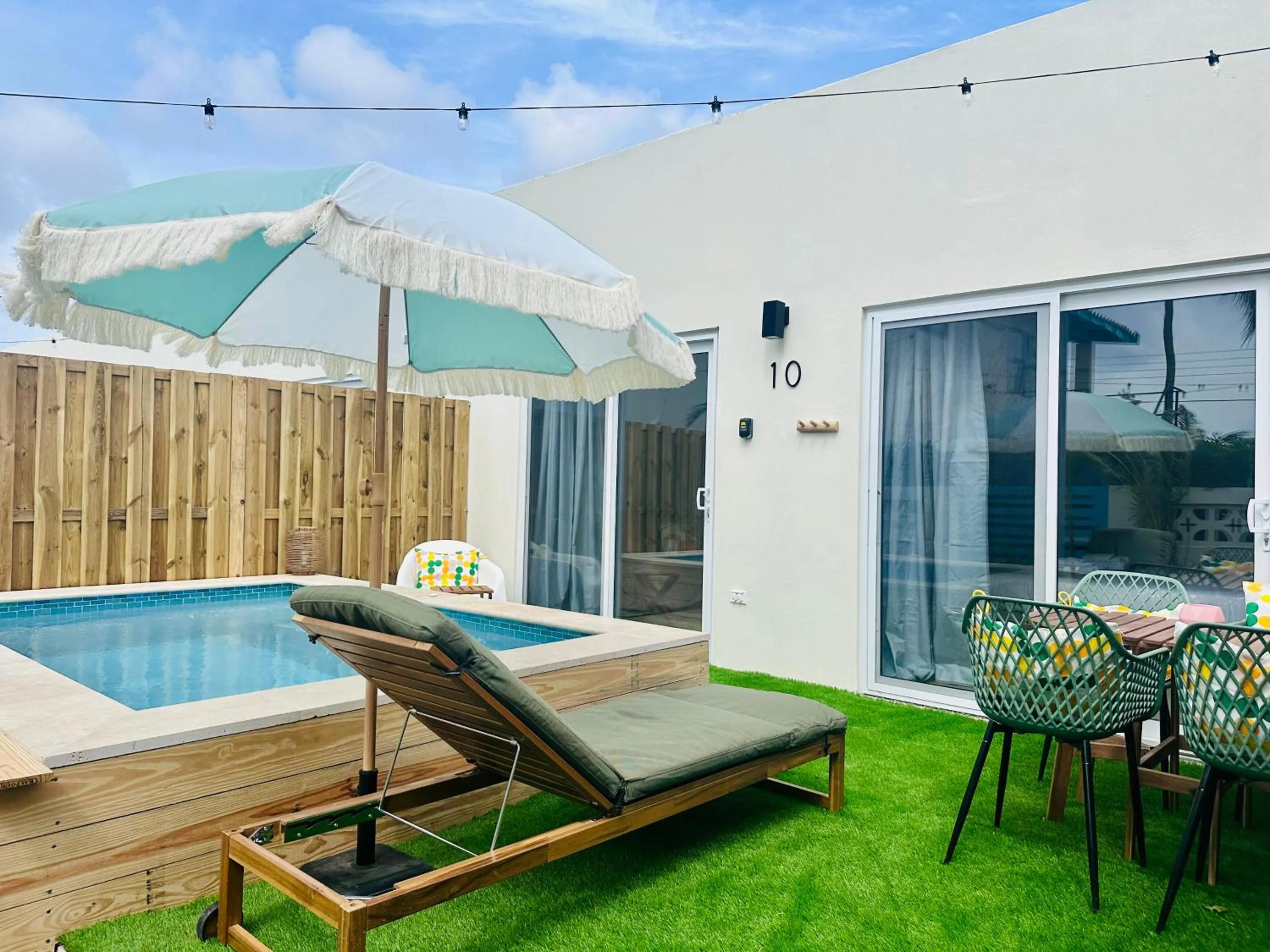 sunbed in Vistalmar Ocean Suites