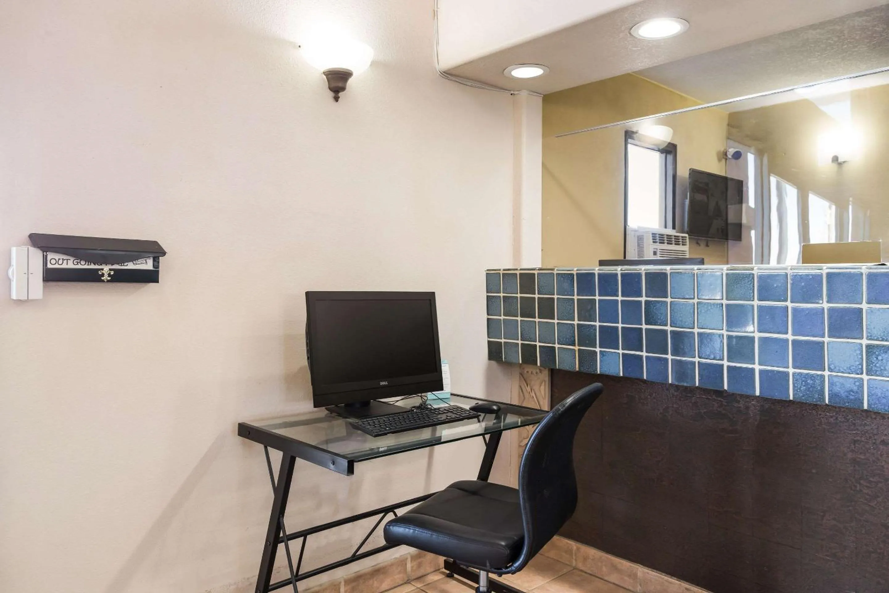 Business facilities in Rodeway Inn Gallup West