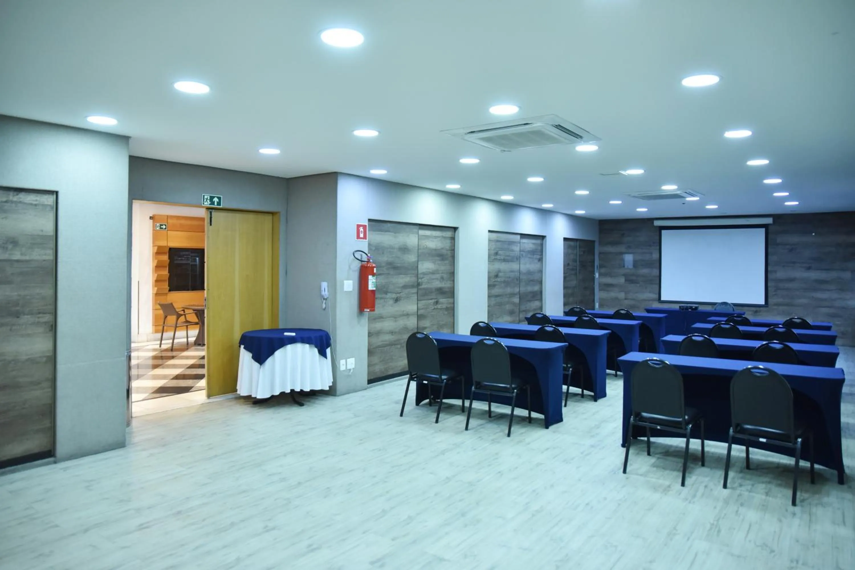 Banquet/Function facilities in Plaza Inn Small Town Flat