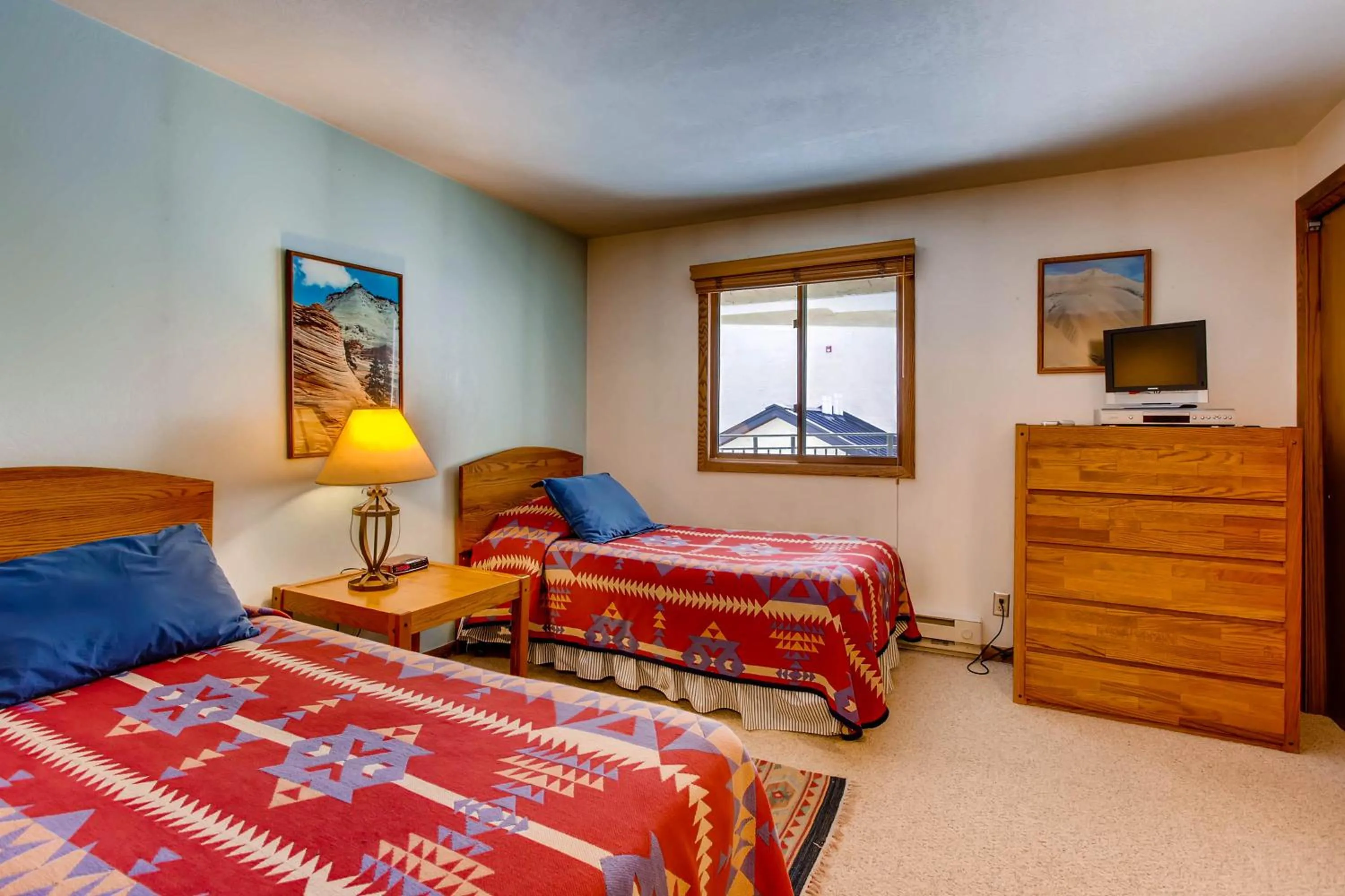 Bed in The Plaza Condominiums, A Vail Resorts Property