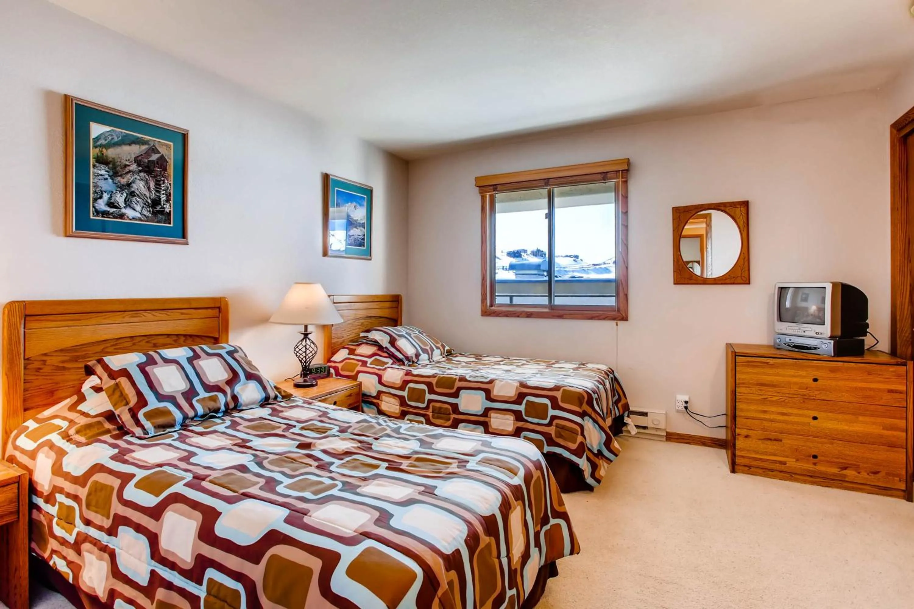 Bed in The Plaza Condominiums, A Vail Resorts Property